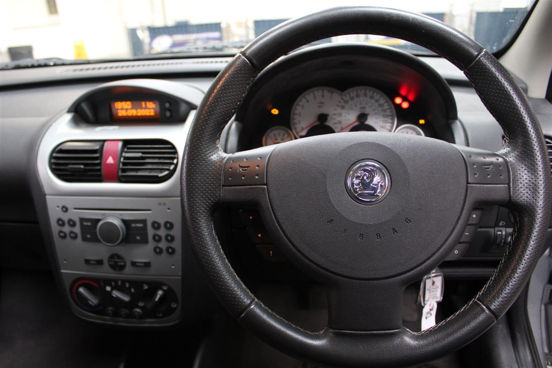 06 06 Vauxhall Corsa SXI + - Image 20 of 29