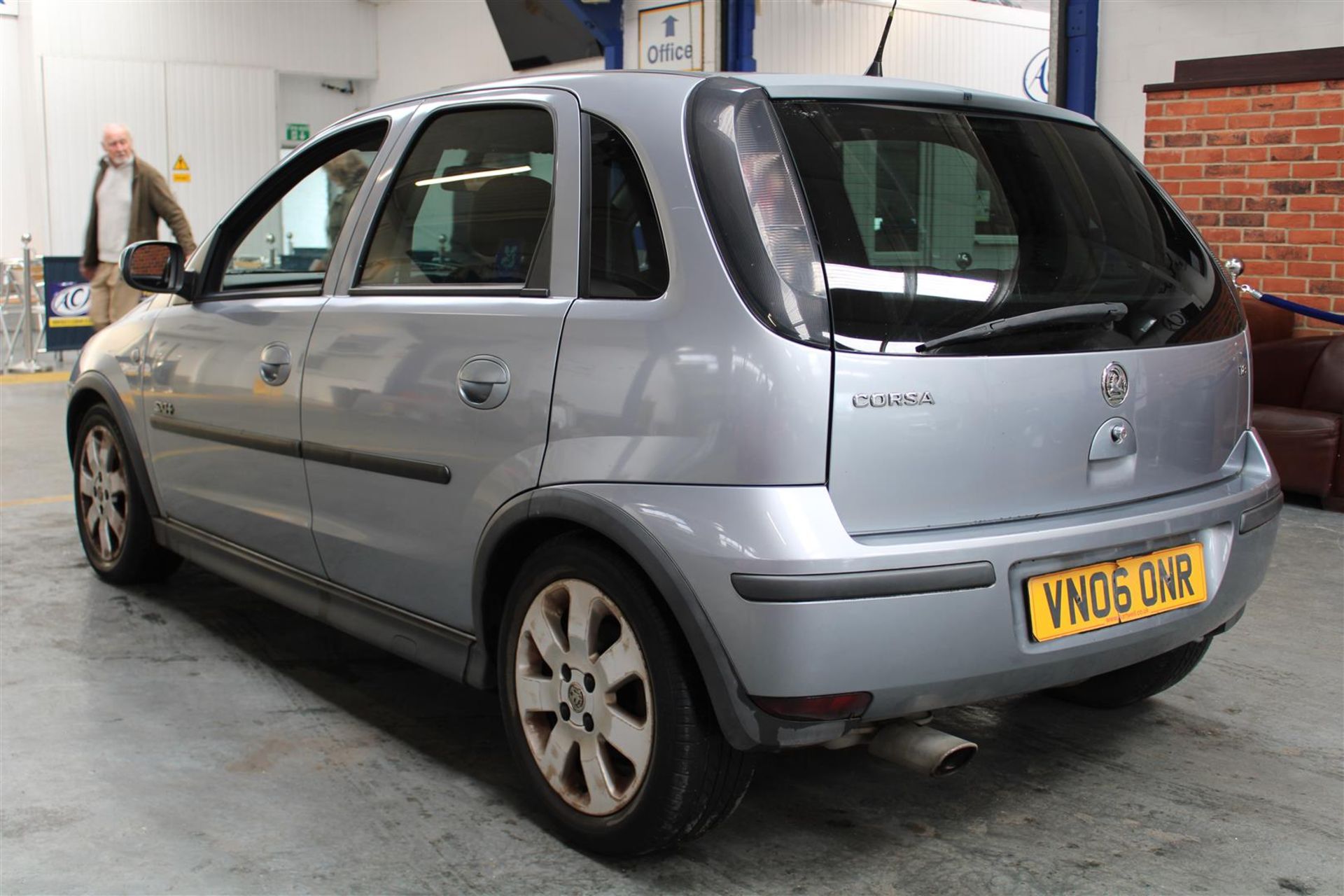 06 06 Vauxhall Corsa SXI + - Image 5 of 29