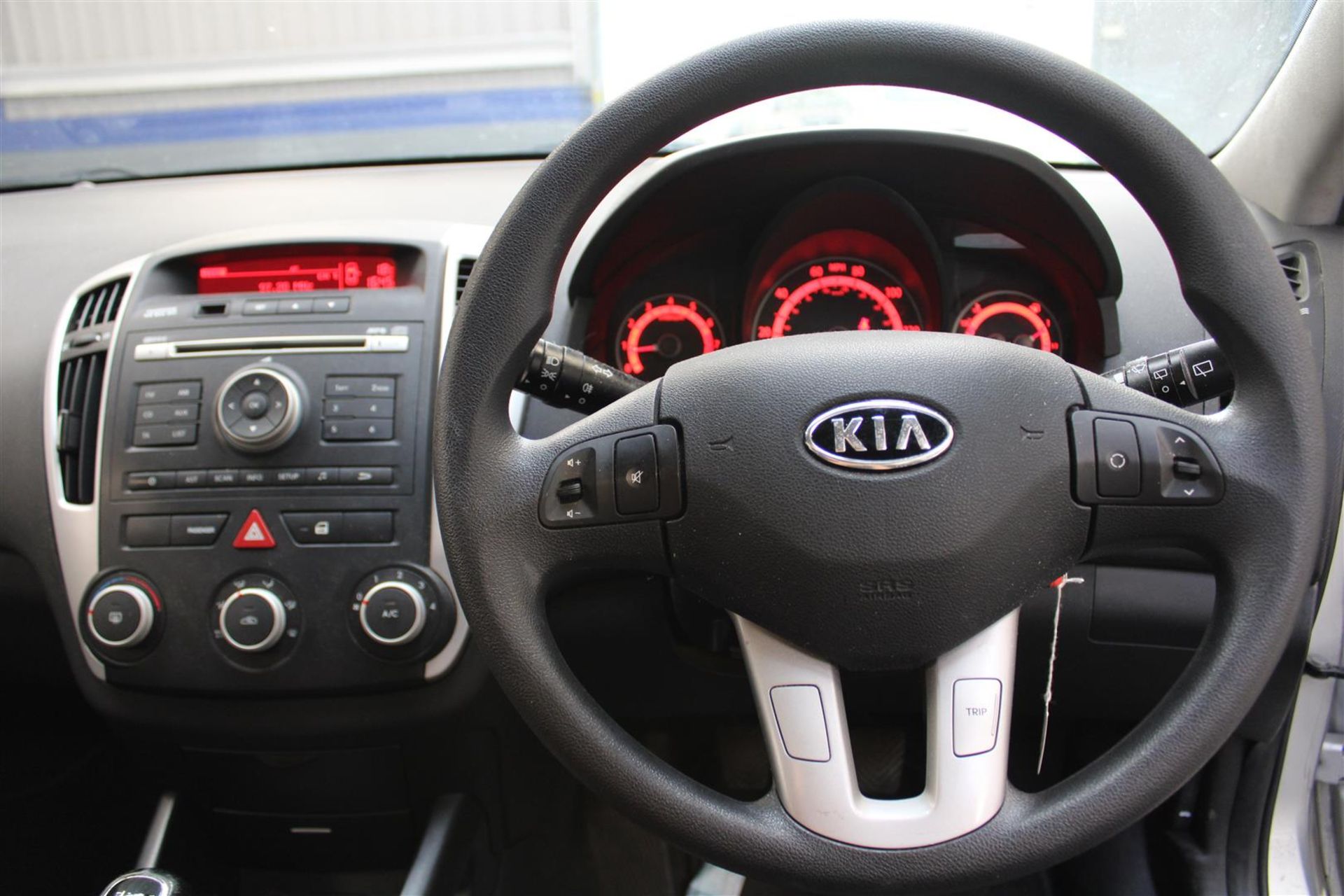 59 10 Kia Ceed 1 90 - Image 21 of 29