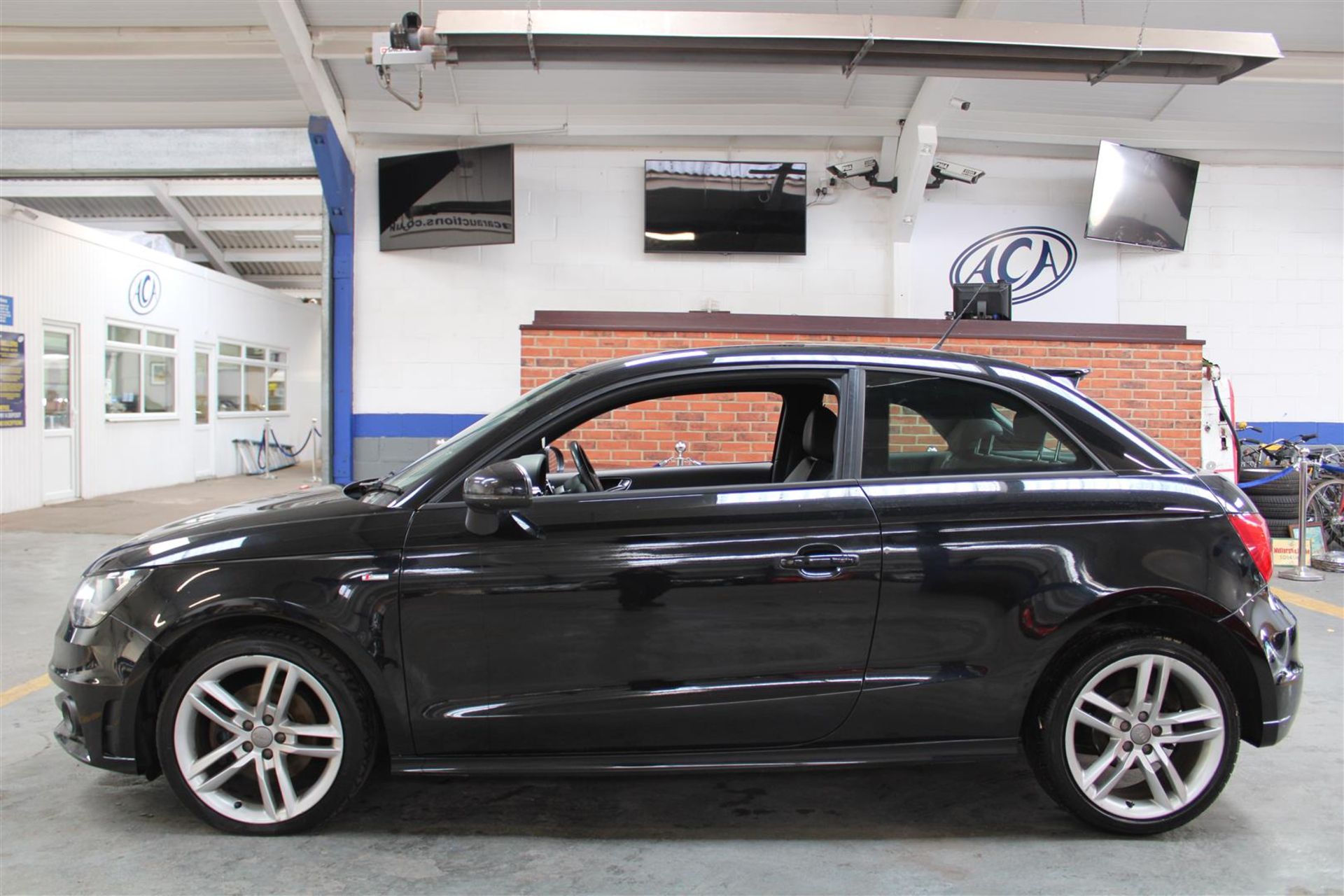 60 10 Audi A1 S Line TDI - Image 4 of 28