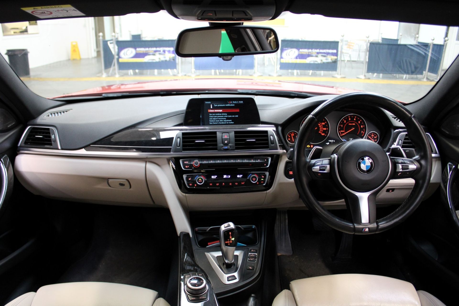 67 17 BMW 330 E M Sport Shadow Edt - Image 23 of 38