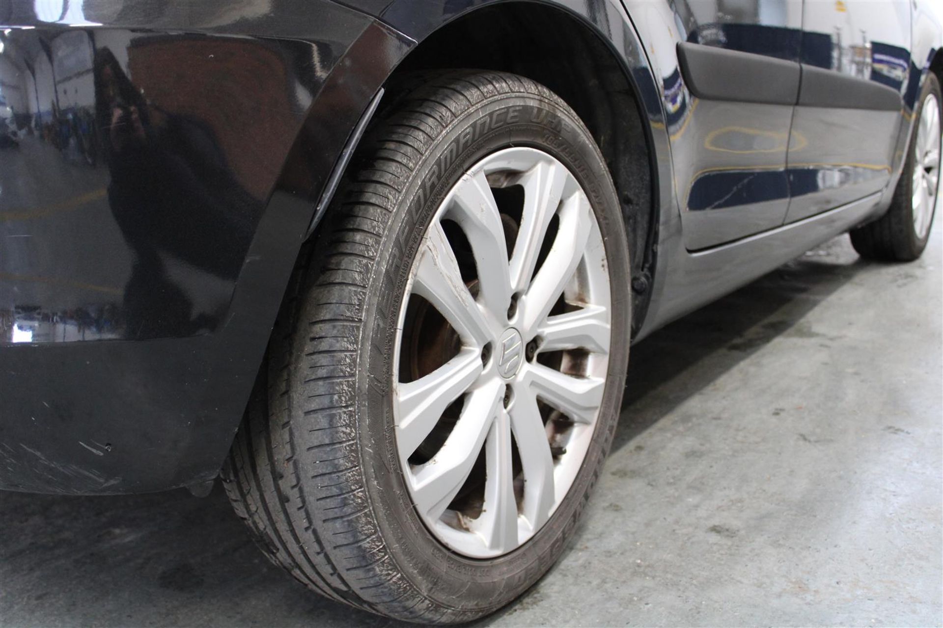 63 13 Suzuki Swift SZ4 Auto - Image 29 of 33