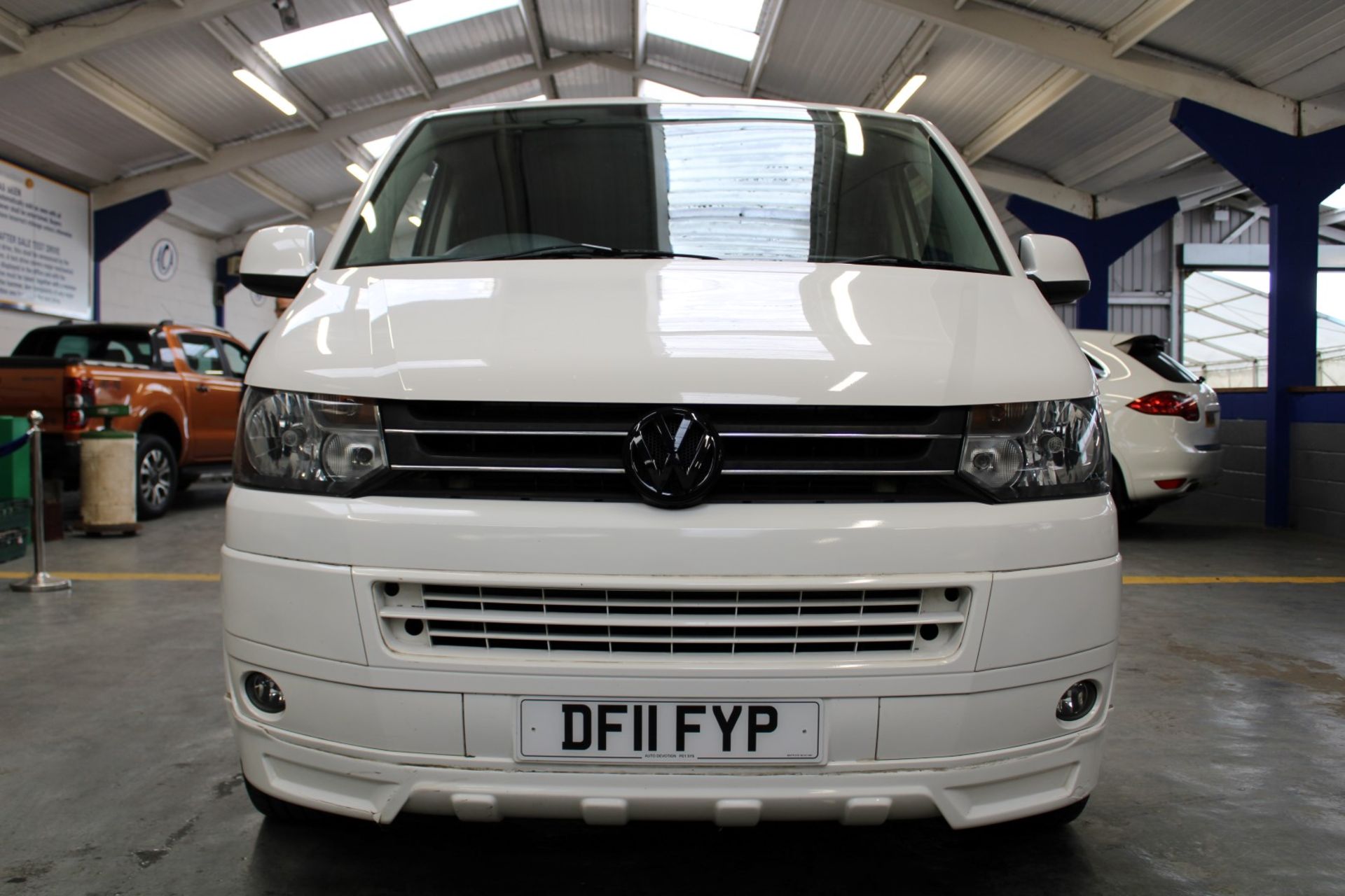 11 11 VW Transporter T28 84 TDI SWB - Image 9 of 46