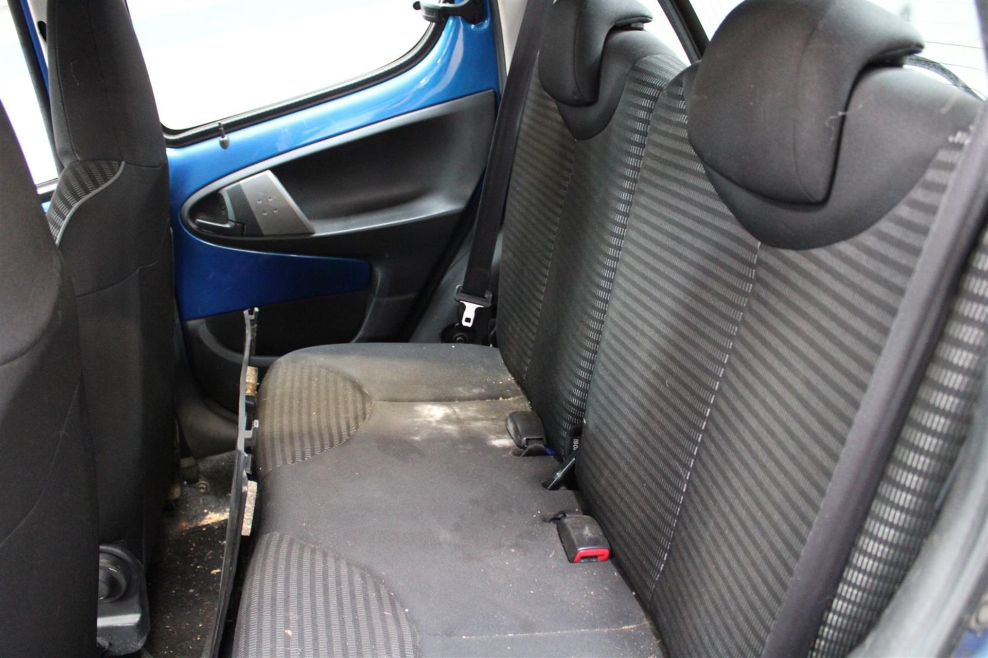 13 13 Peugeot 107 Active - Image 17 of 30