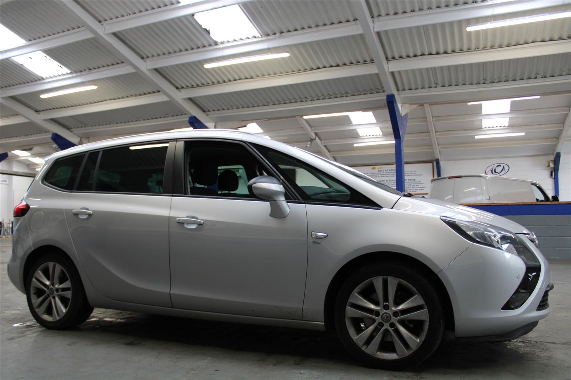 14 14 Vauxhall Zafira Tourer SRI CDT - Image 6 of 32