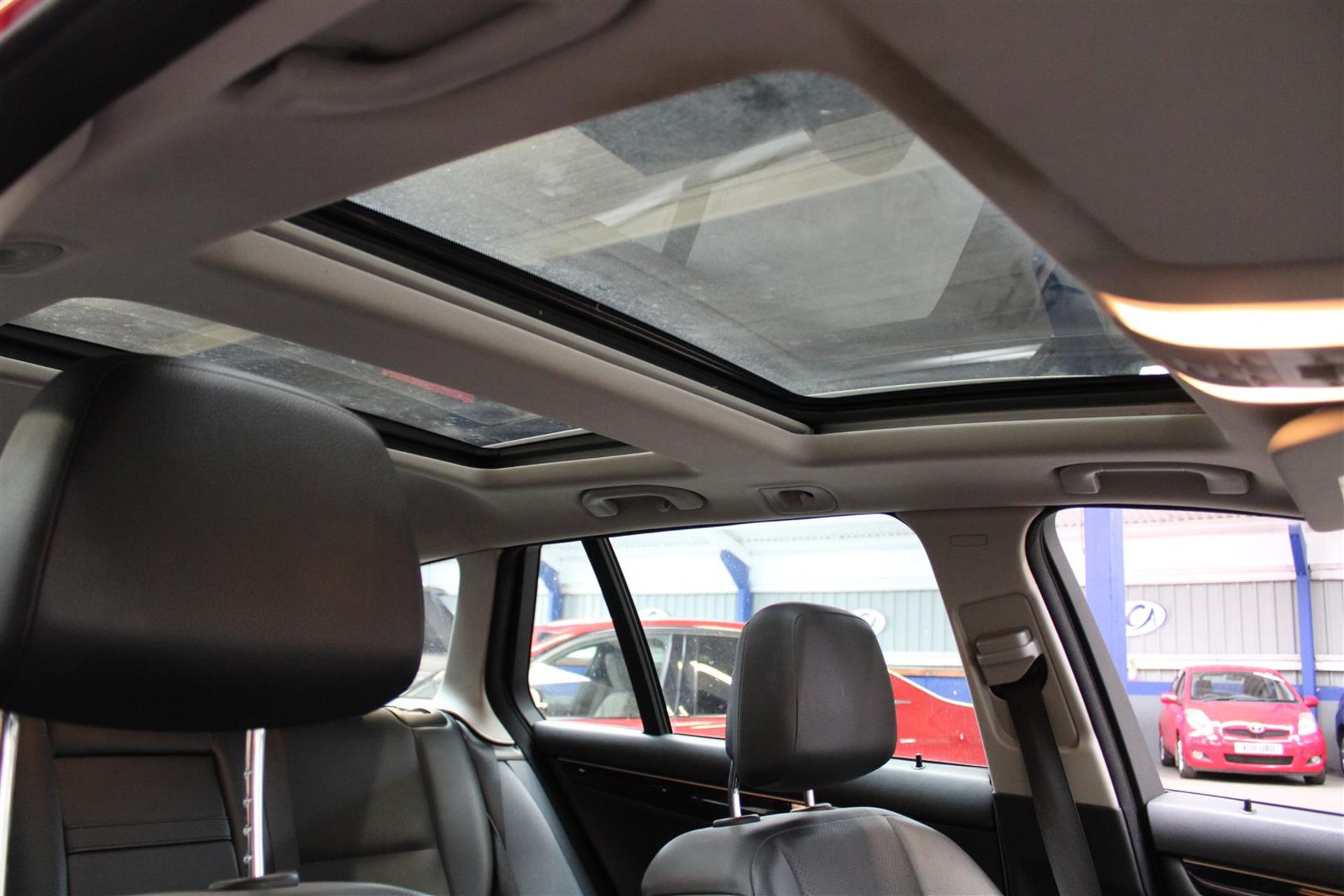 14 14 Mercedes C220 CDI Executive SE - Image 22 of 32