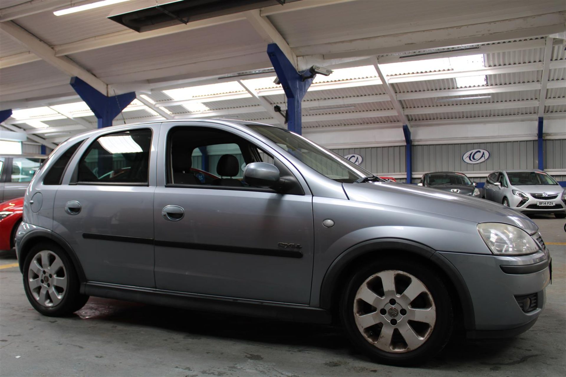 06 06 Vauxhall Corsa SXI + - Image 3 of 29