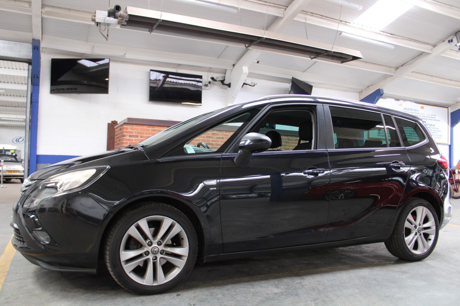 14 14 Vauxhall Zafira Tourer SRI