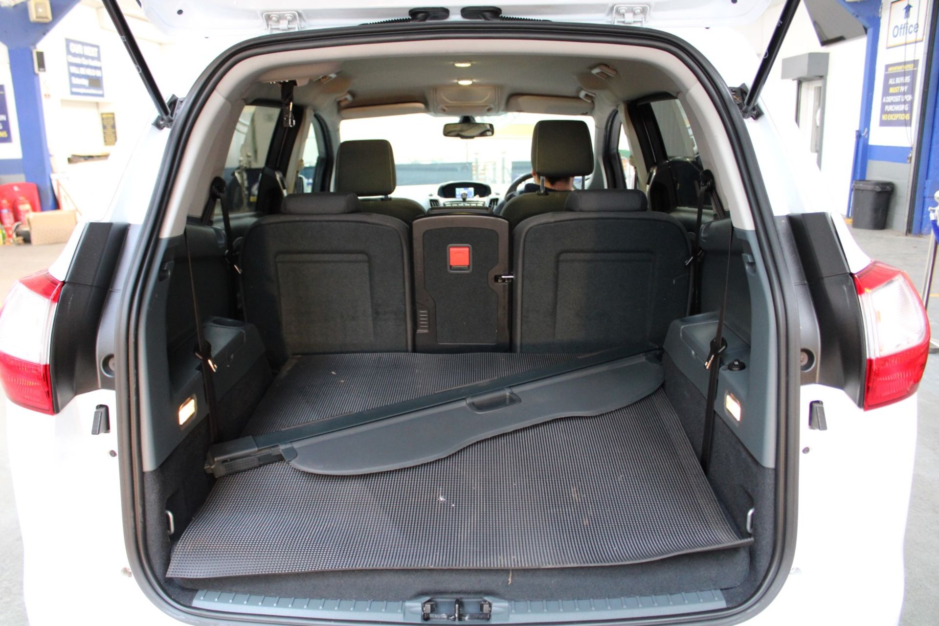 12 12 Ford Grand C-Max Titanium - Image 27 of 30