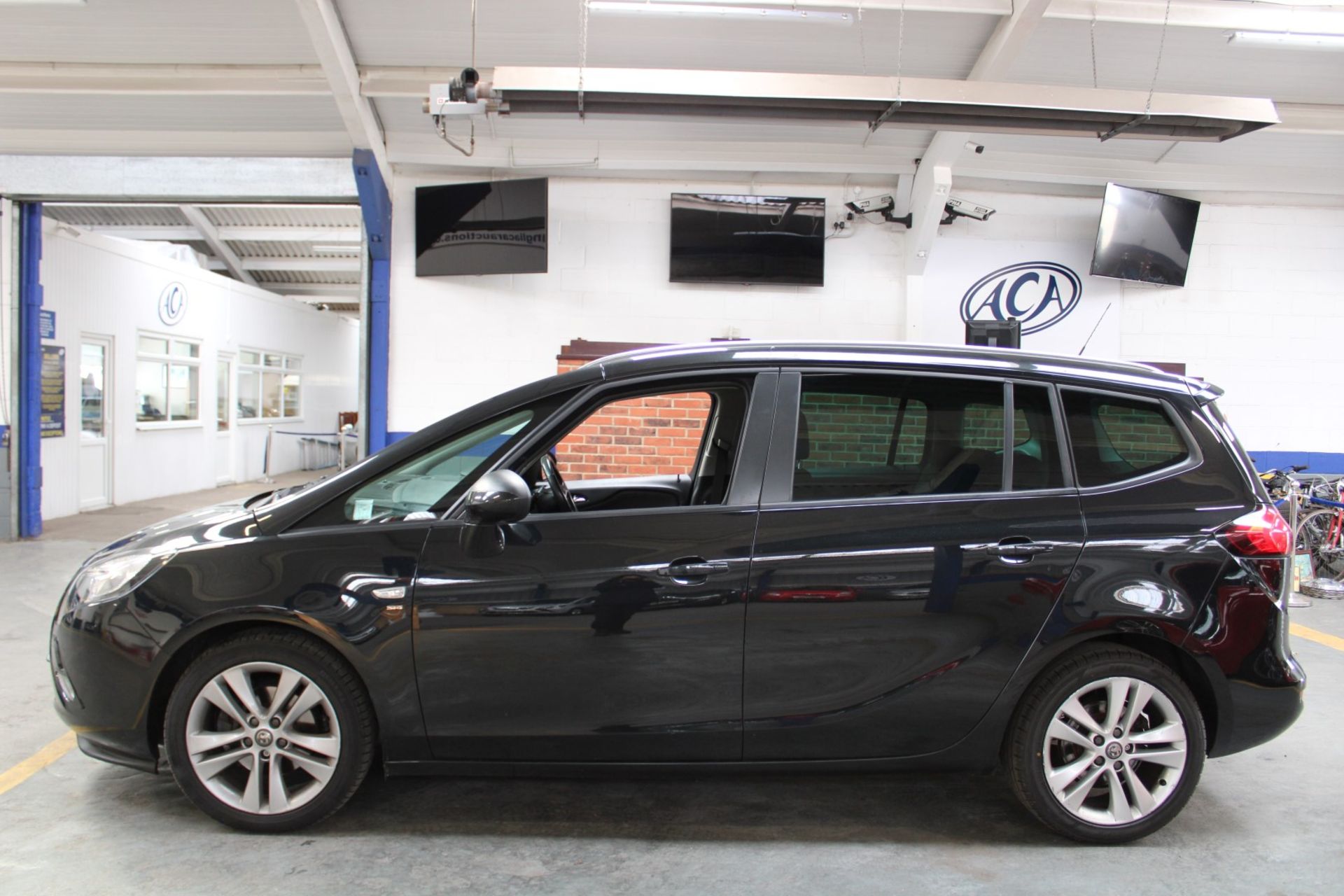 14 14 Vauxhall Zafira Tourer SRI - Image 32 of 32