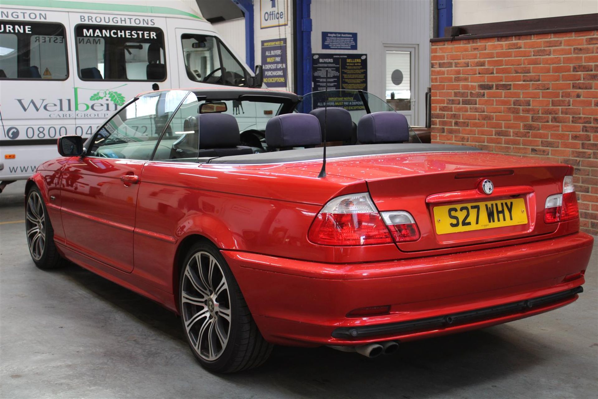 01 Y BMW 320 CI Convertible - Image 8 of 34