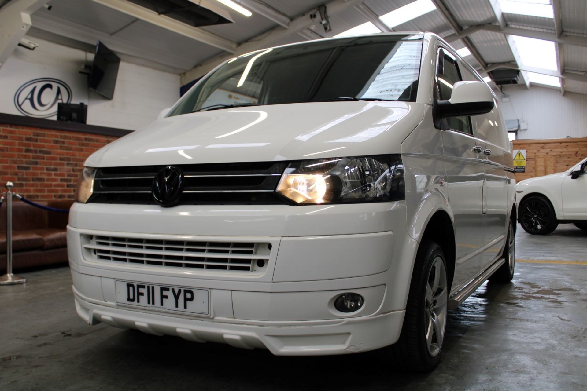 11 11 VW Transporter T28 84 TDI SWB - Image 7 of 46