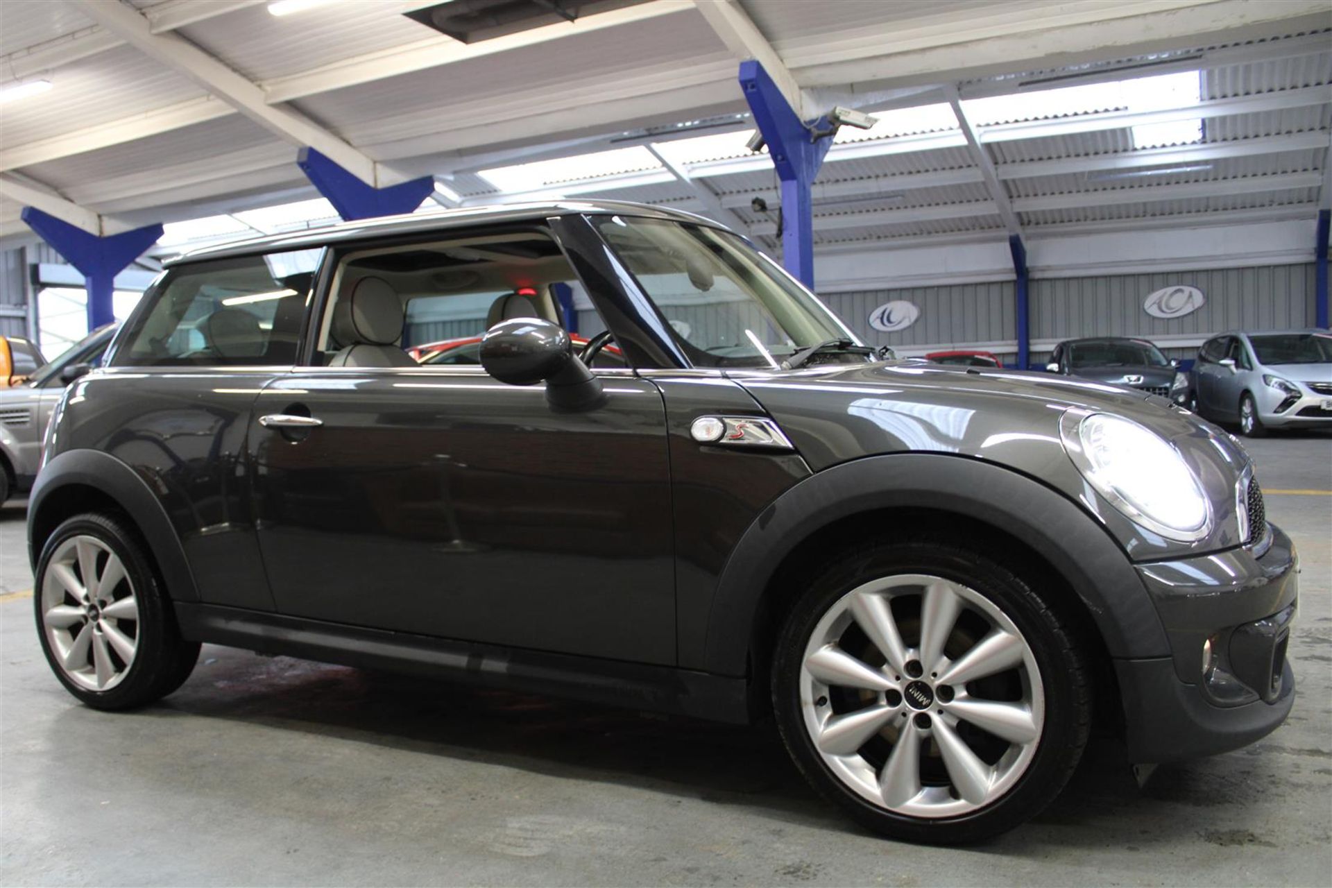 12 12 Mini Cooper SD 3dr - Image 21 of 29