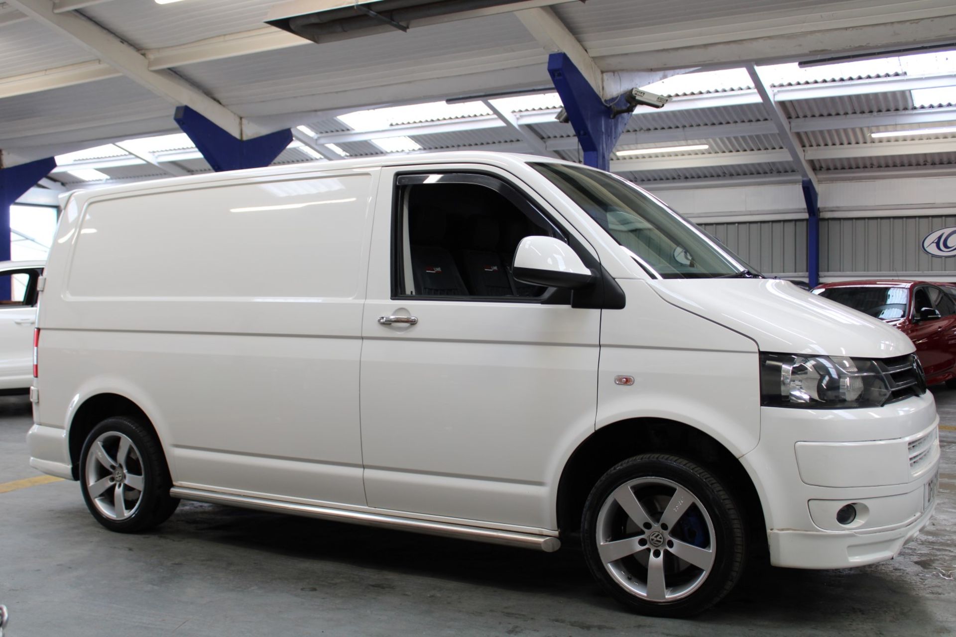 11 11 VW Transporter T28 84 TDI SWB - Image 4 of 46