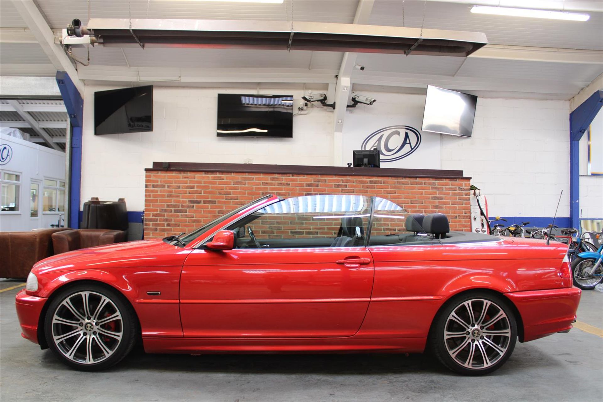 01 Y BMW 320 CI Convertible - Image 7 of 34