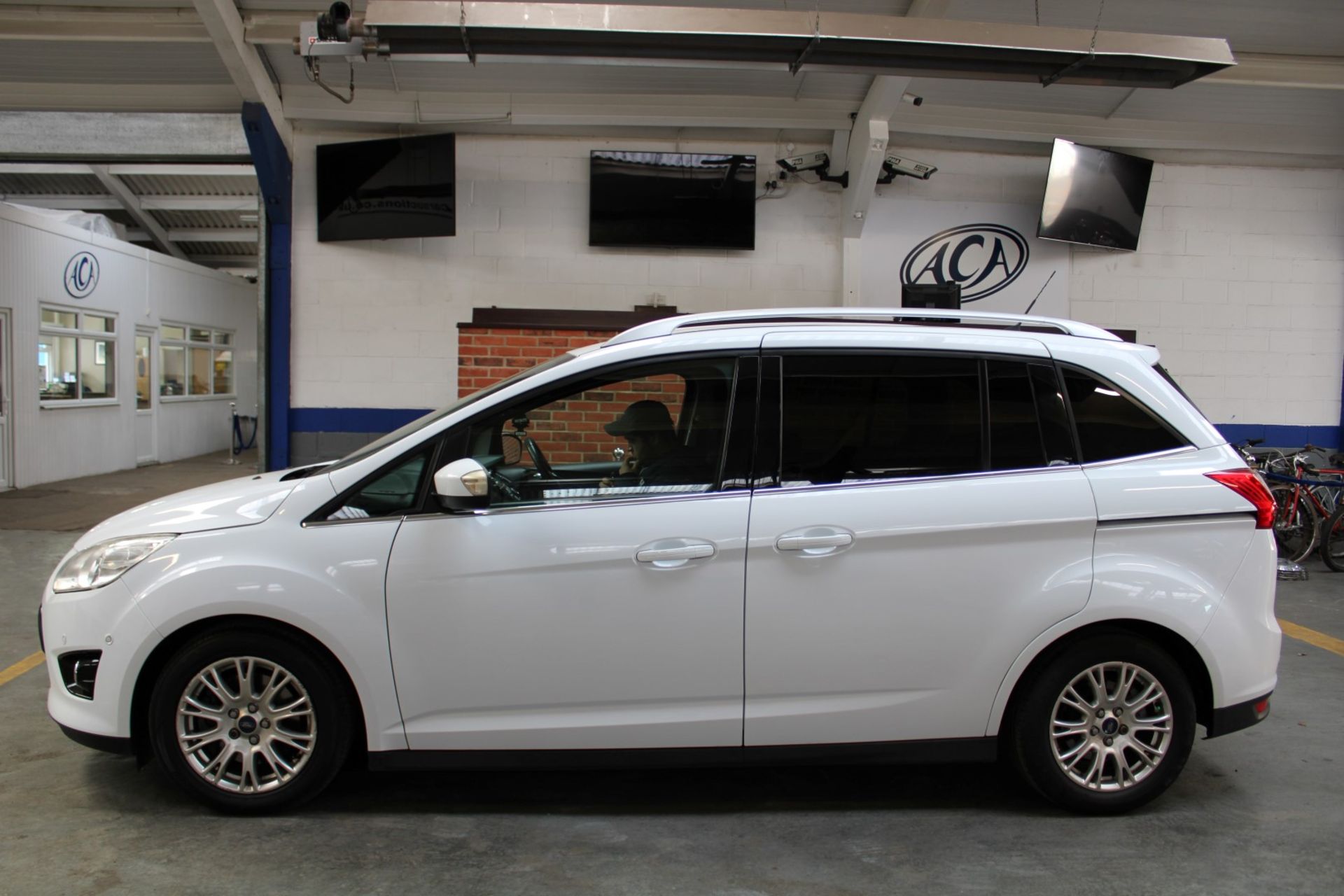 12 12 Ford Grand C-Max Titanium - Image 30 of 30