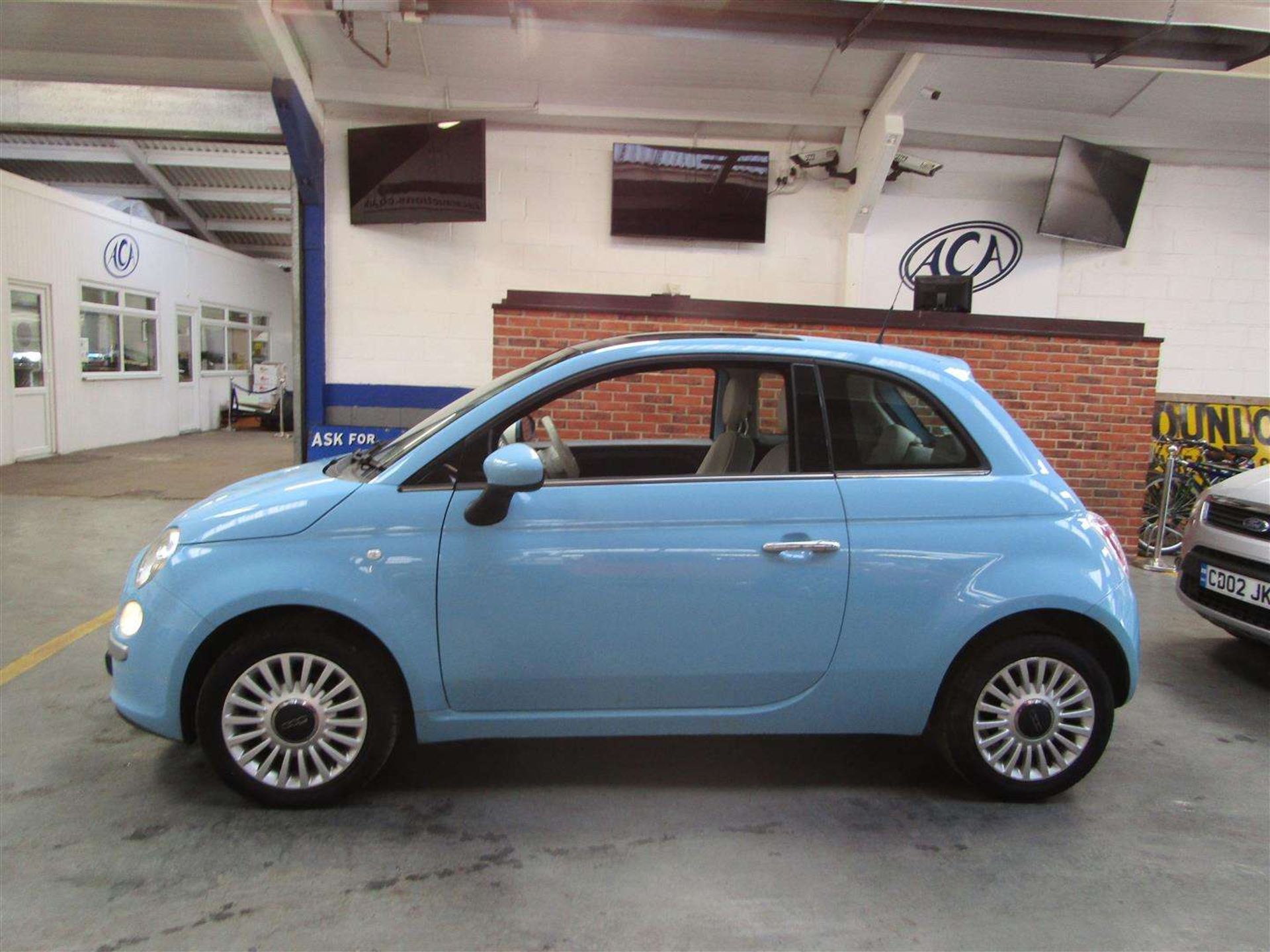 2011 FIAT 500 LOUNGE - Image 2 of 22