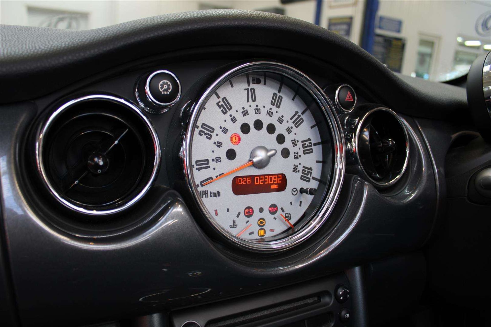 2008 MINI COOPER - Image 19 of 30