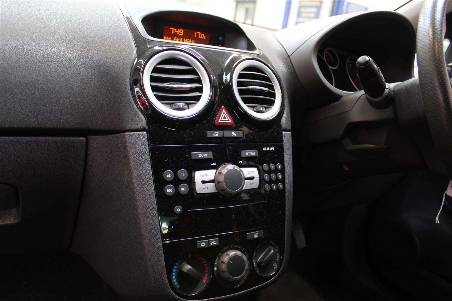 2011 VAUXHALL CORSA SRI - Image 20 of 28