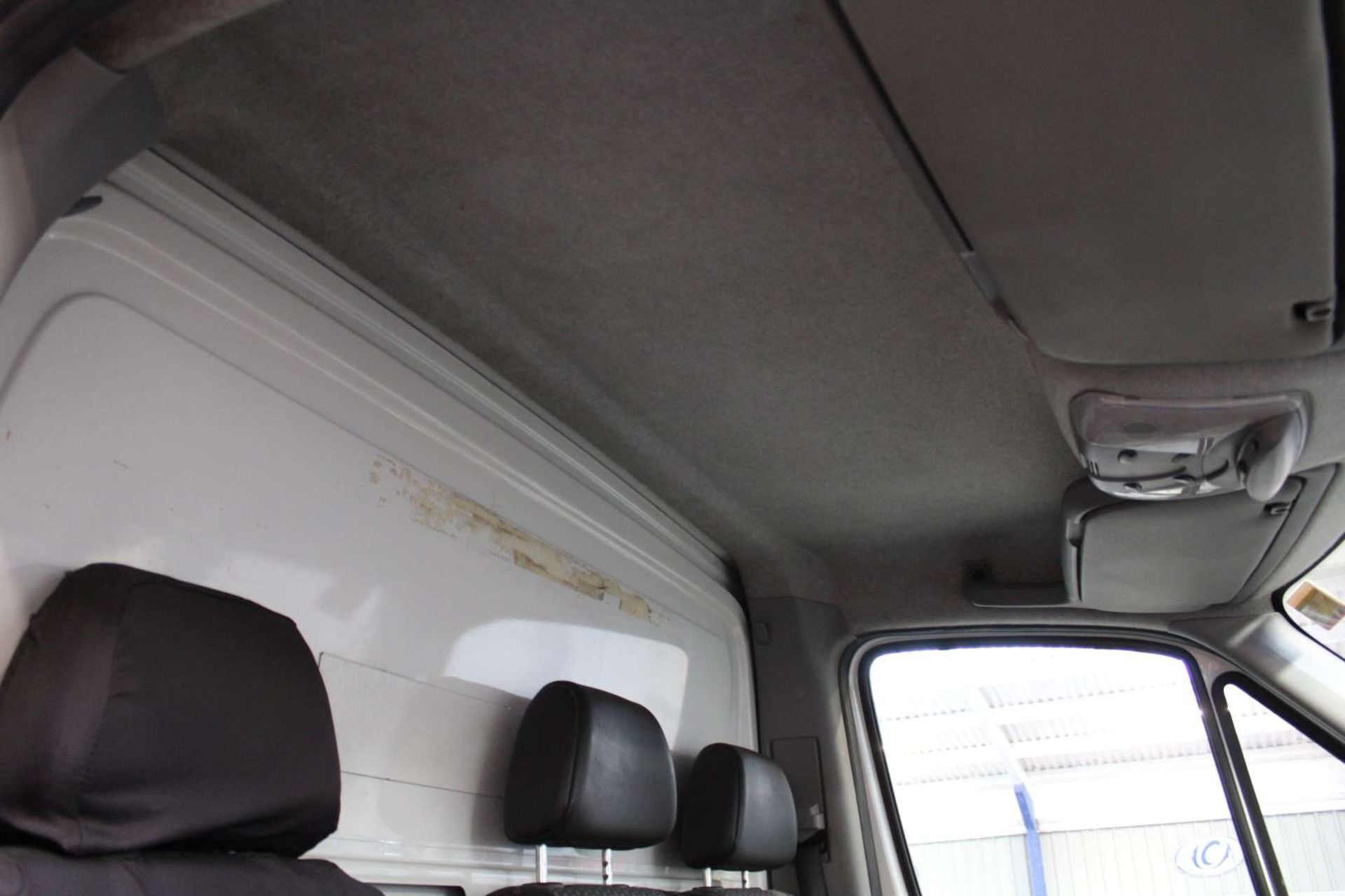 2012 VW CRAFTER CR35 TDI 109 MWB - Image 22 of 30