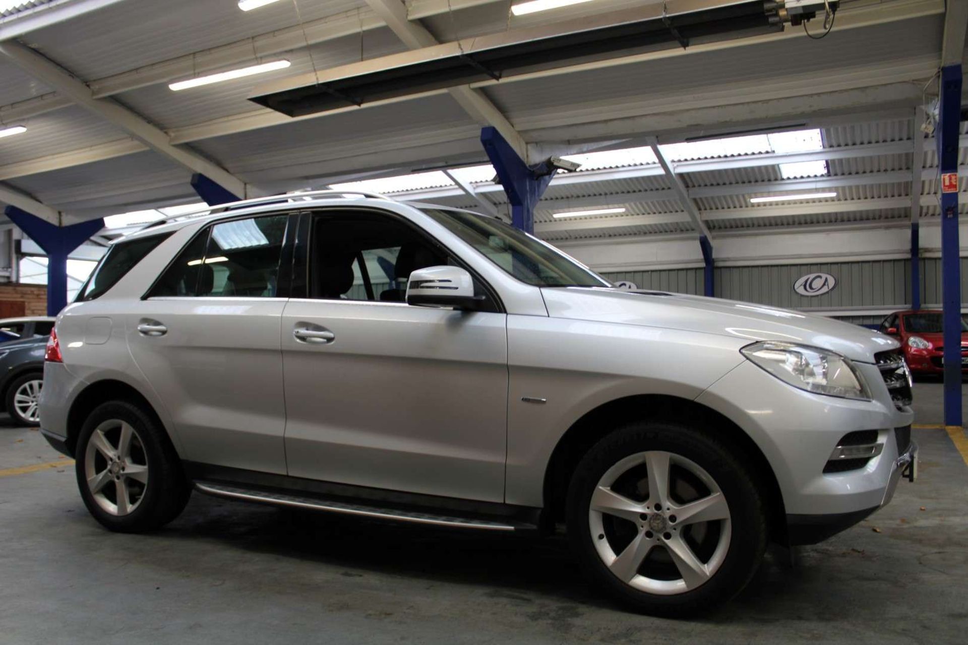 2012 MERC ML350 SPECIAL EDIT-N BLUE - Image 11 of 24