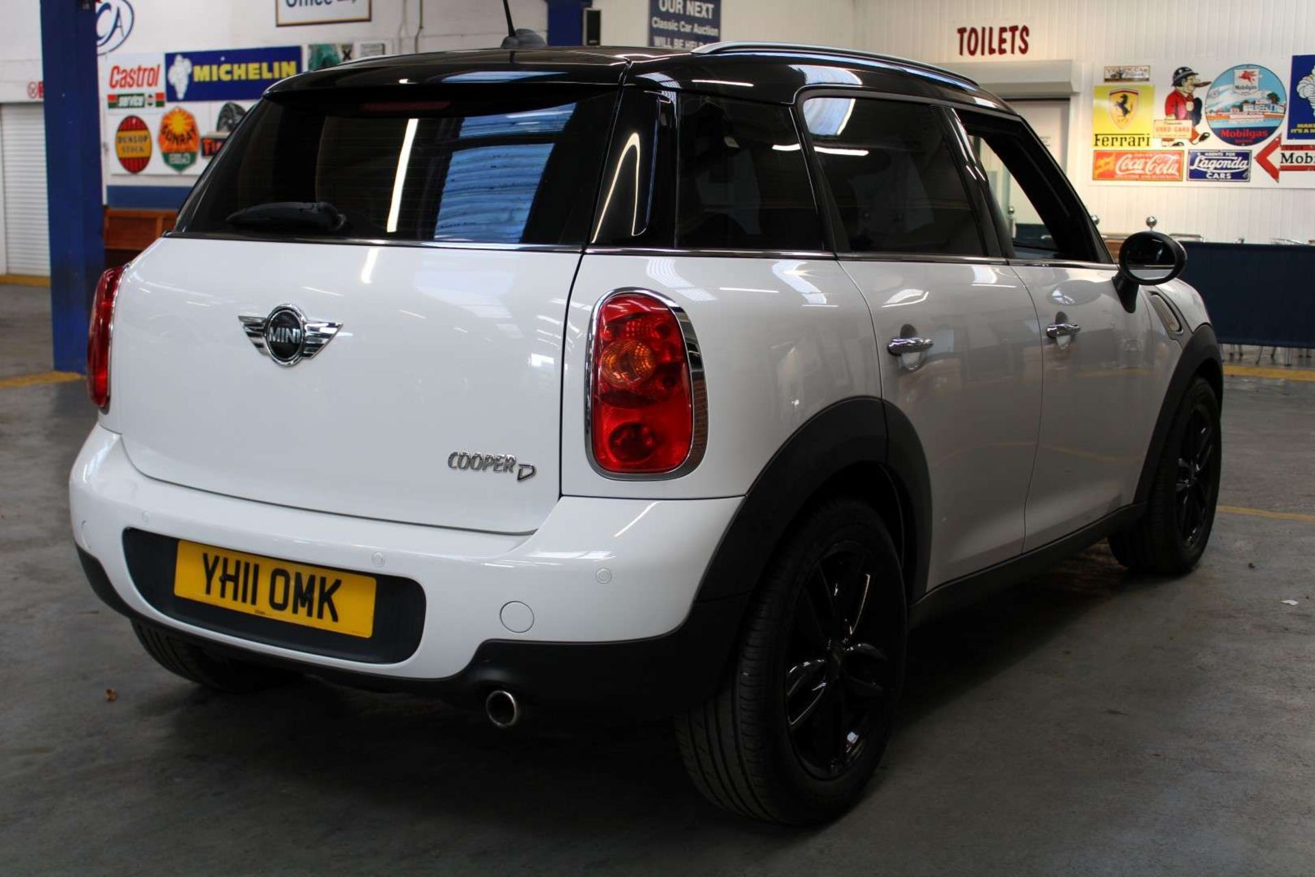 2011 MINI COUNTRYMAN COOPER D - Image 4 of 26