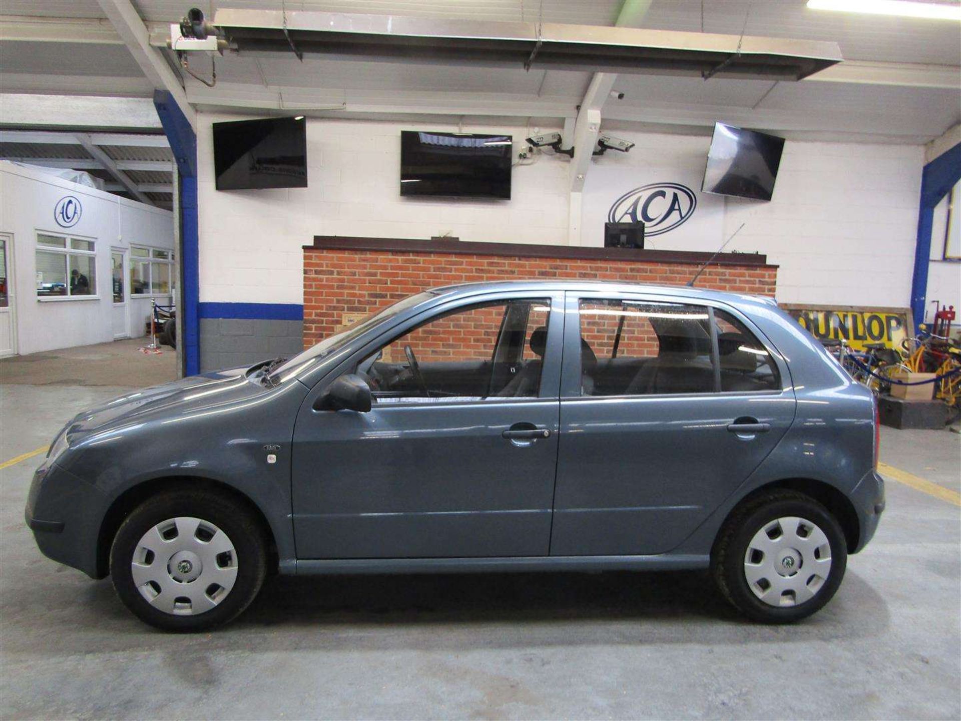 2004 SKODA FABIA CLASSIC 1.2 HTP 64 - Image 2 of 18