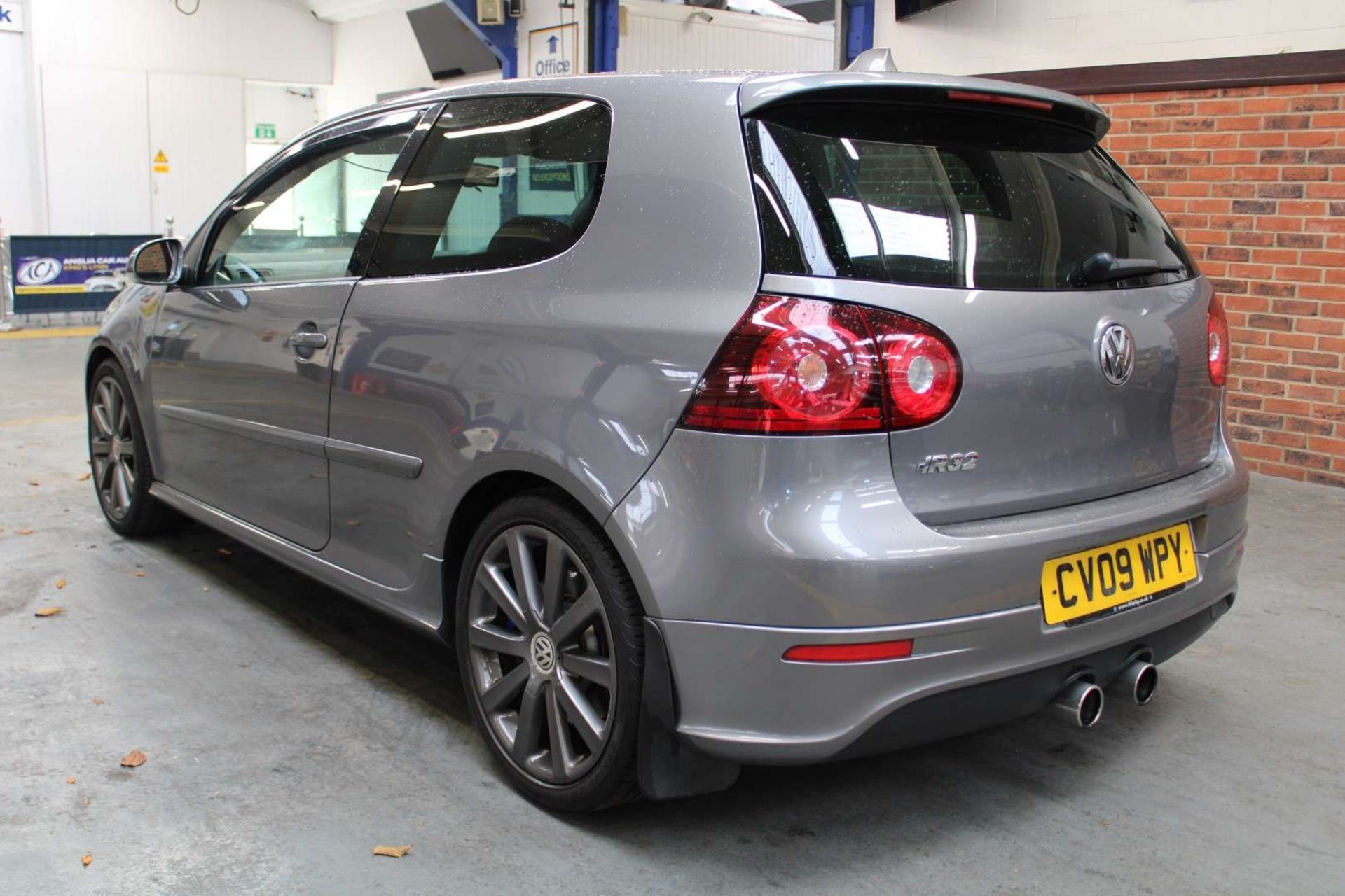 2009 VOLKSWAGEN GOLF R32 - Image 3 of 23