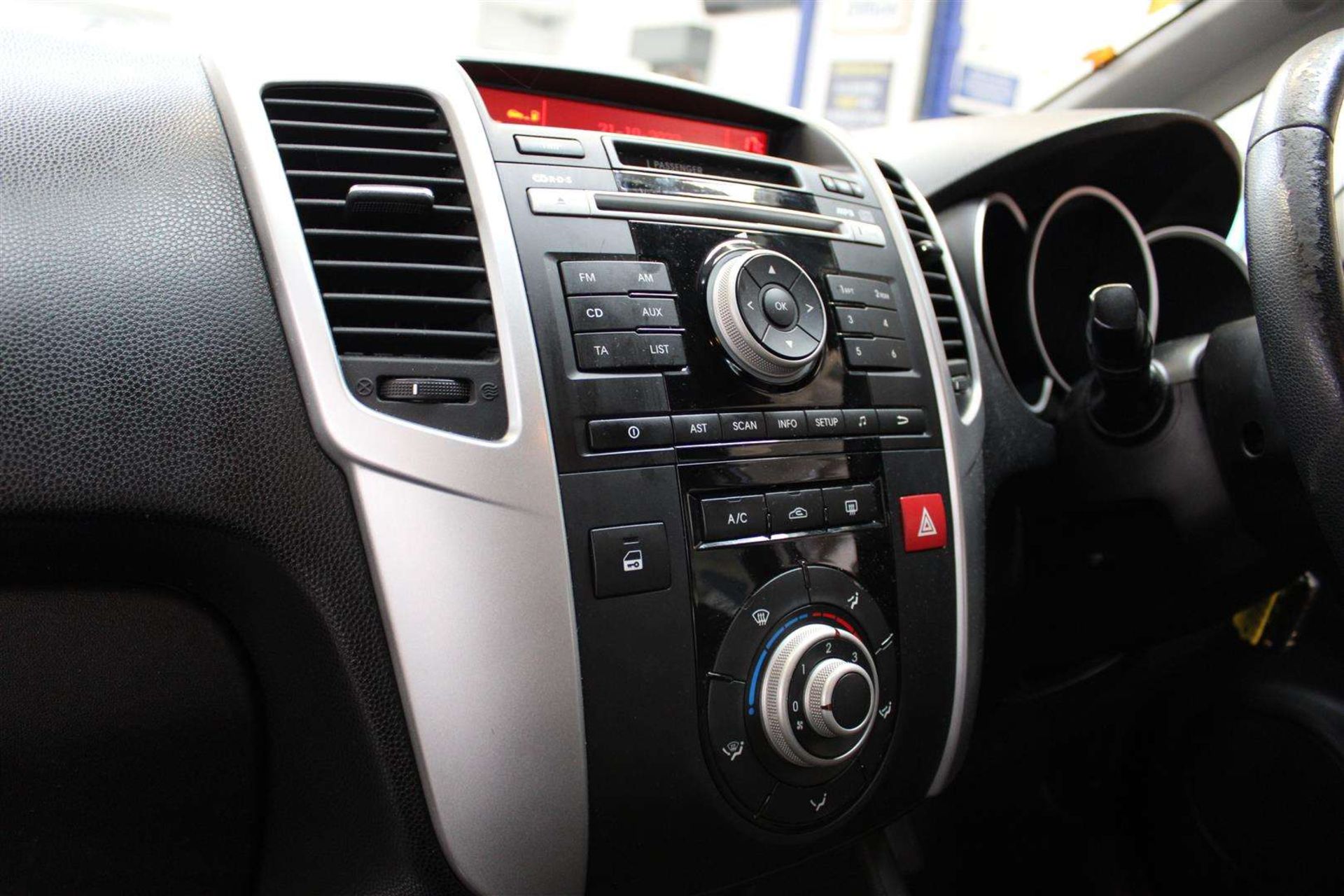 2011 KIA VENGA 2 ECODYNAMICS CRDI - Image 24 of 25