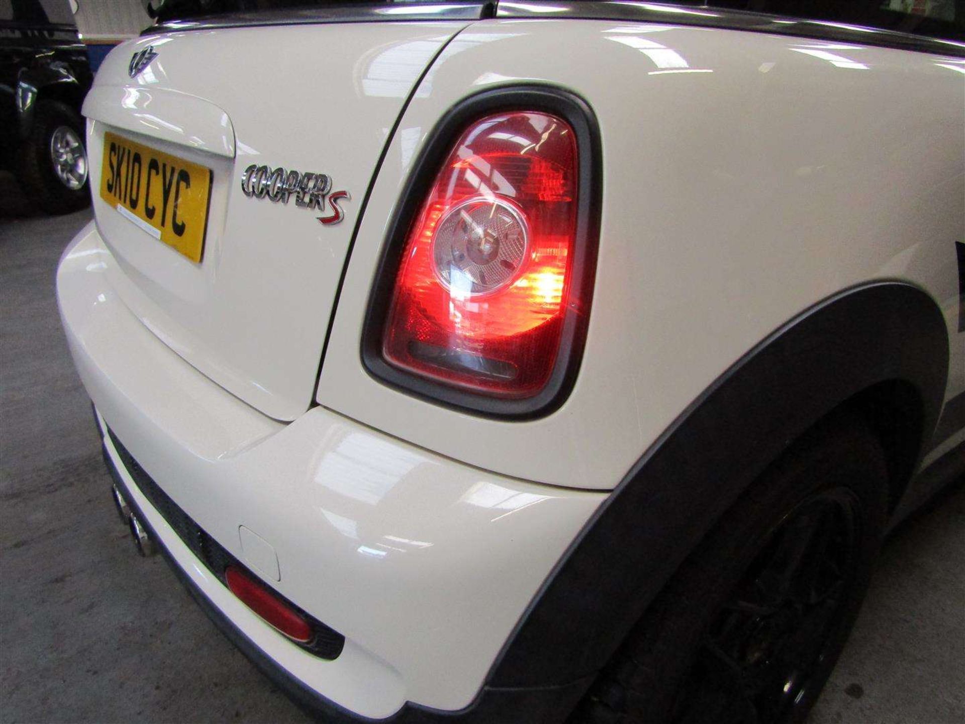 2010 MINI COOPER S - Image 6 of 22