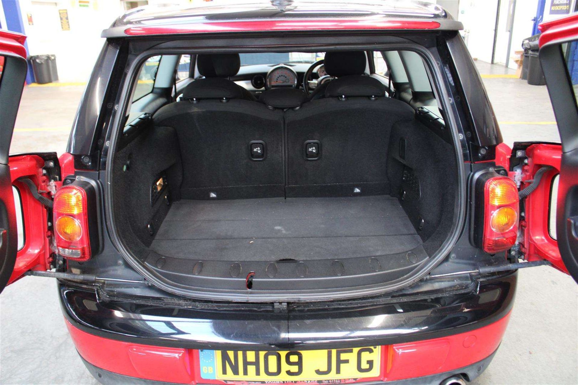 2009 MINI COOPER CLUBMAN - Image 6 of 24