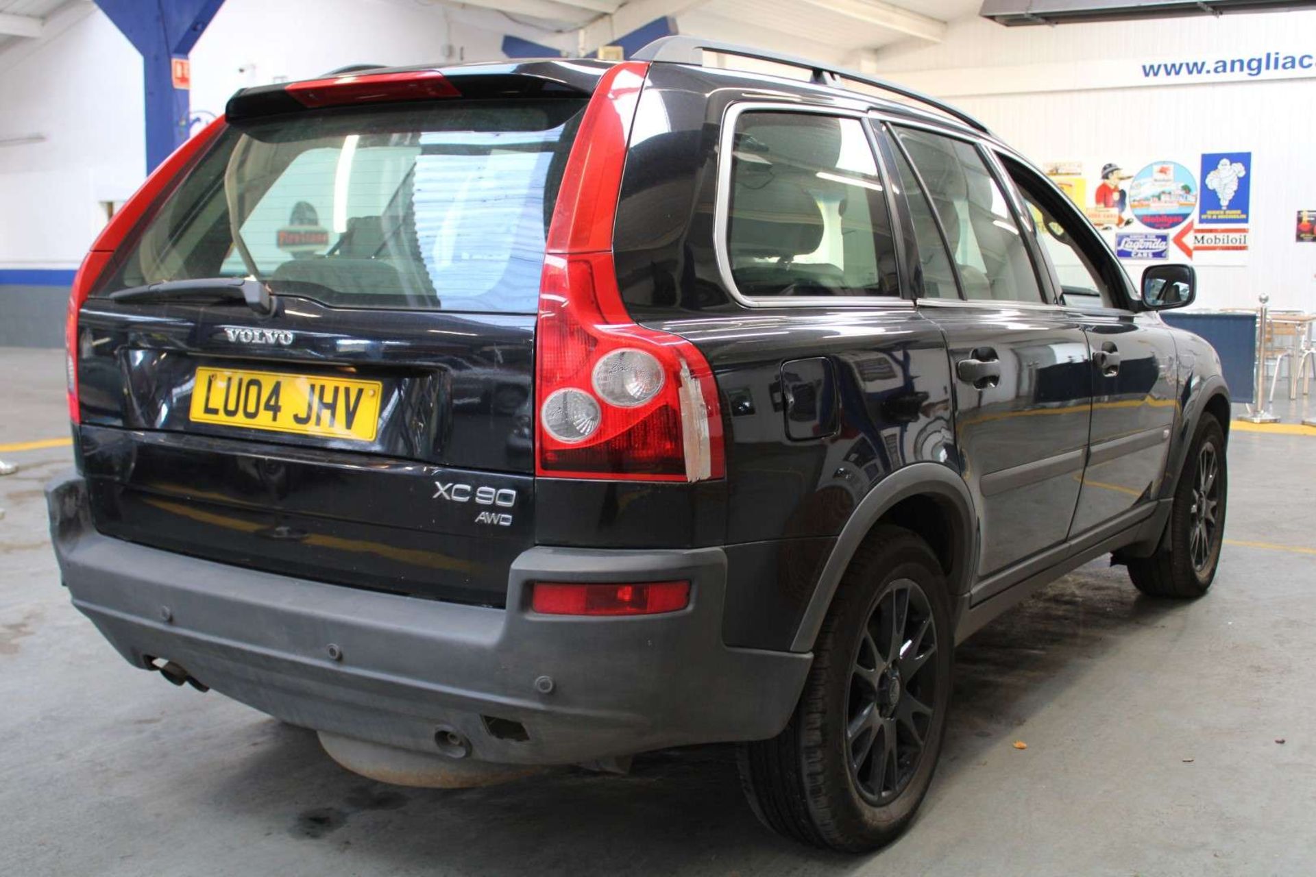 2004 VOLVO XC90 - Image 21 of 28