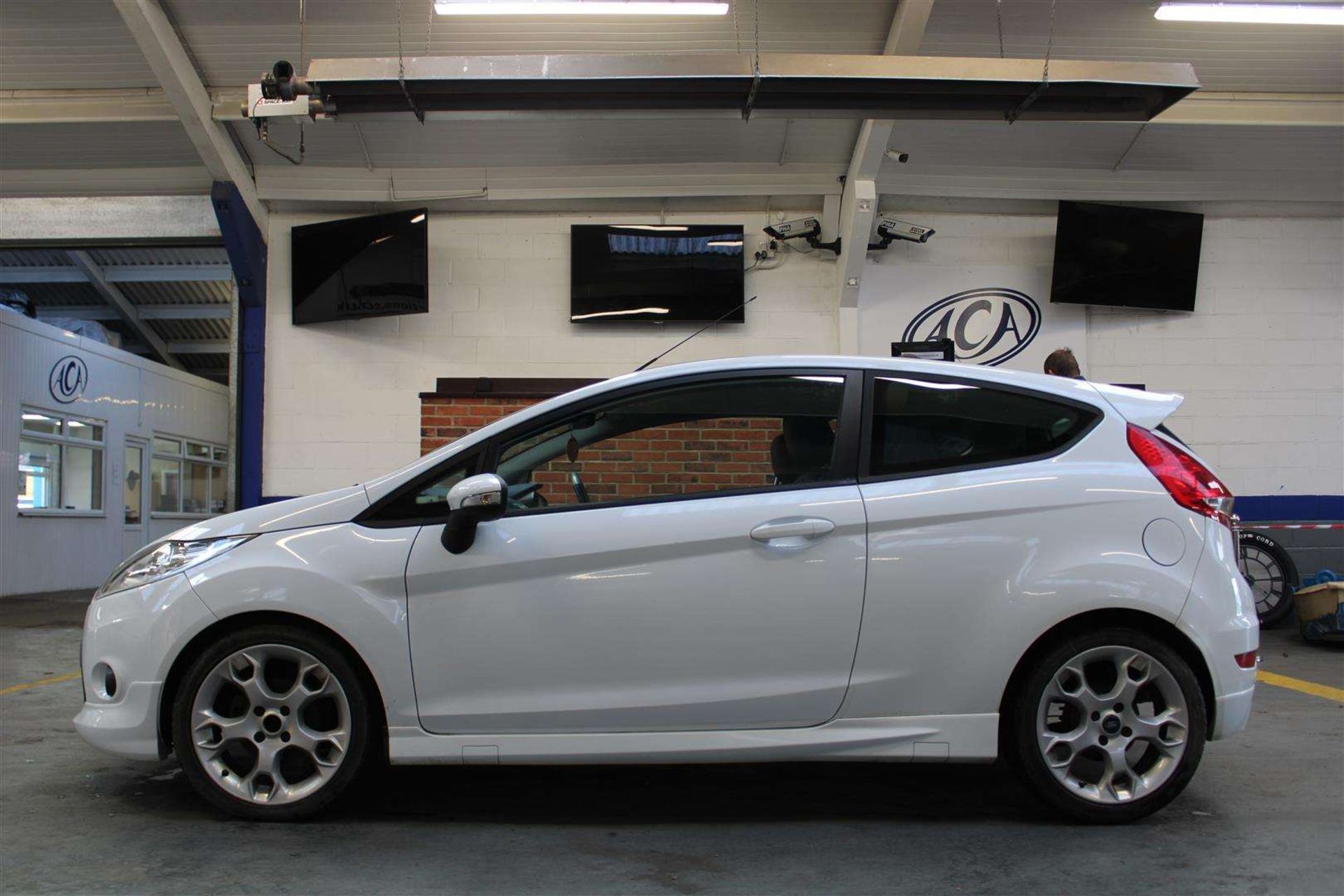 2010 FORD FIESTA ZETEC S TDCI - Image 2 of 21