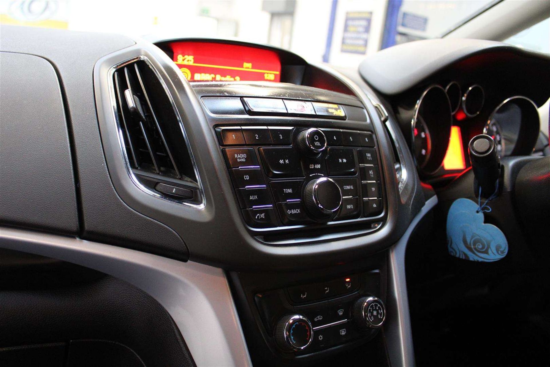 2013 VAUXHALL ZAFIRA TOURER EXCLUSIV CD - Image 25 of 29