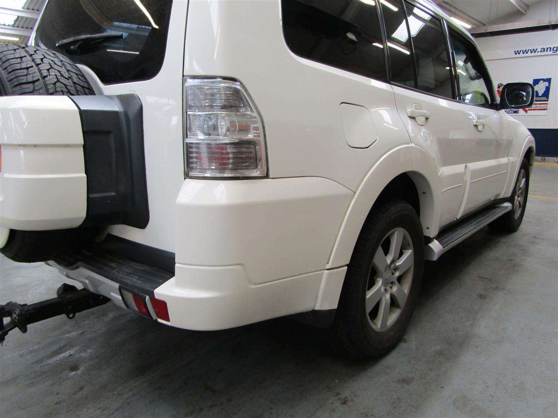 2010 MITSUBISHI SHOGUN EQUIPPE DI-D - Image 8 of 27