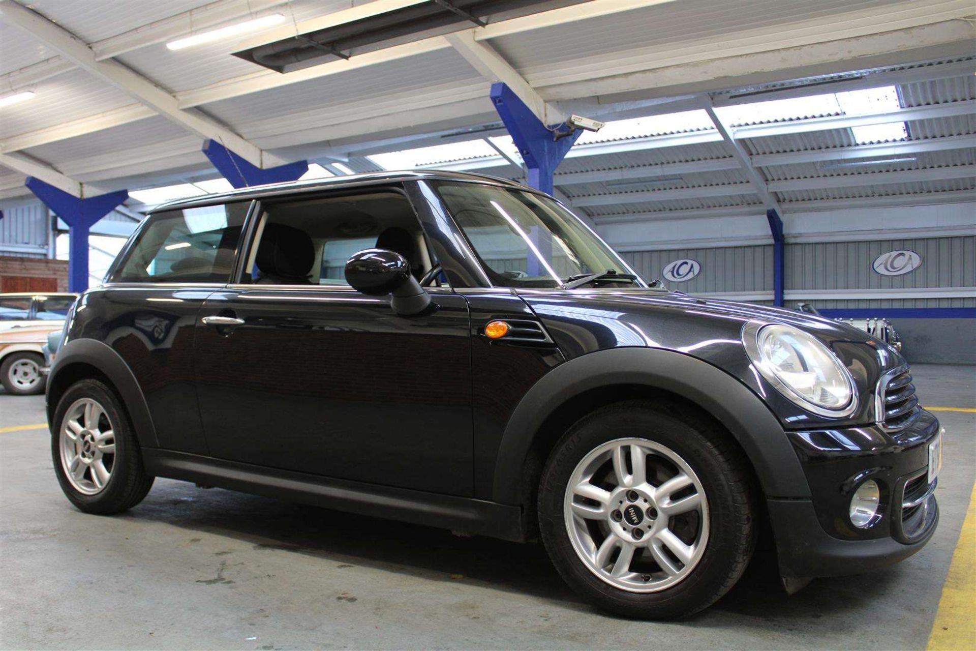 2010 MINI COOPER - Image 15 of 25