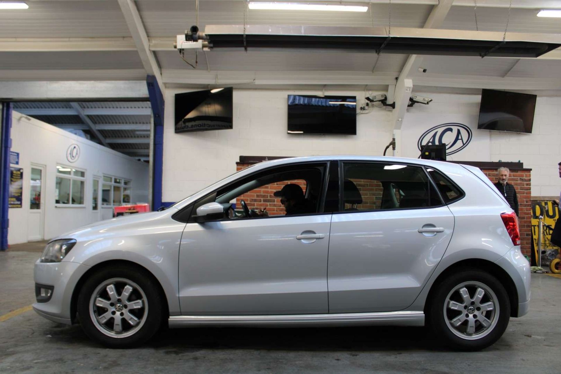 2011 VW POLO BLUEMOTION TDI - Image 2 of 29