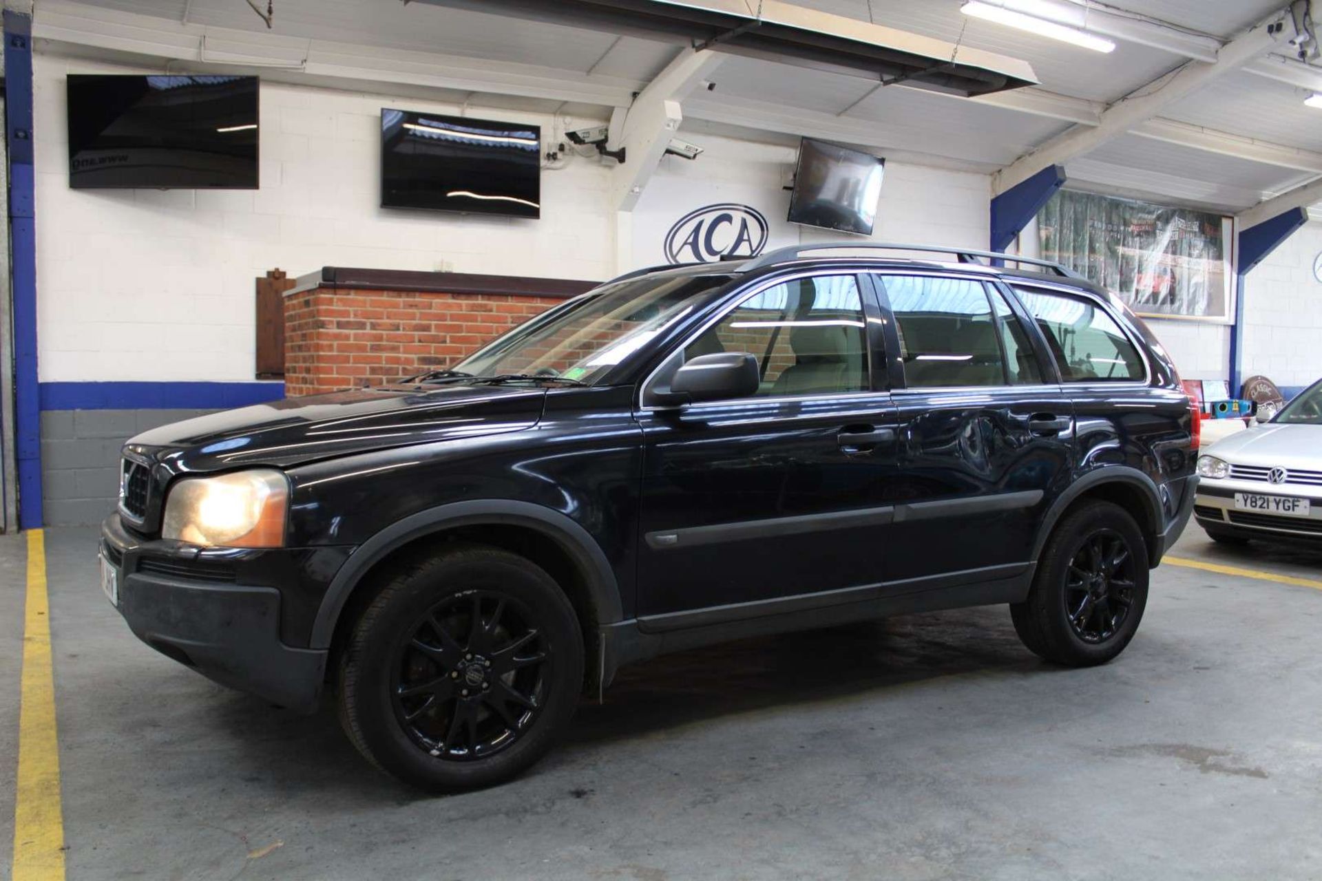 2004 VOLVO XC90