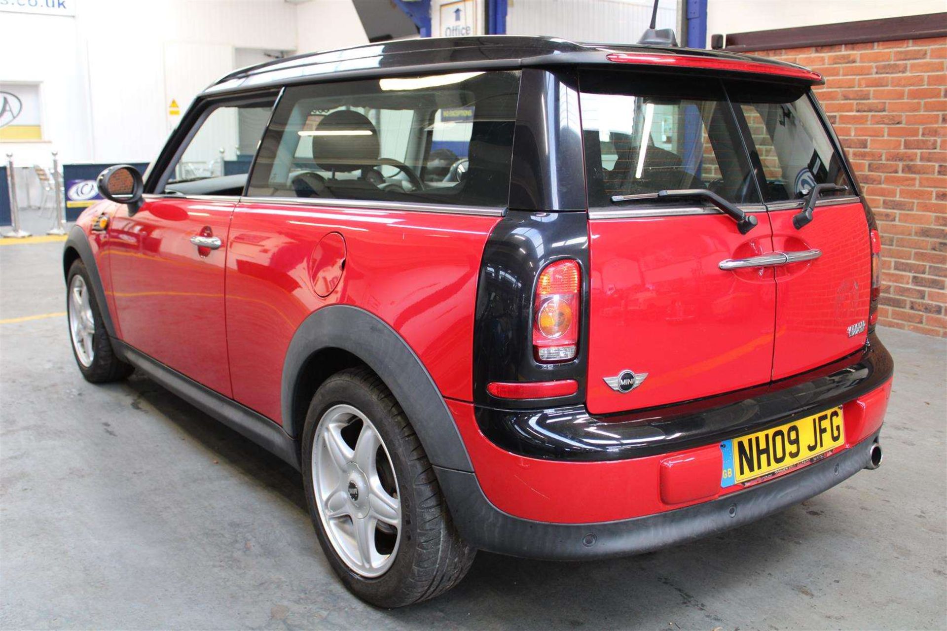 2009 MINI COOPER CLUBMAN - Image 3 of 24