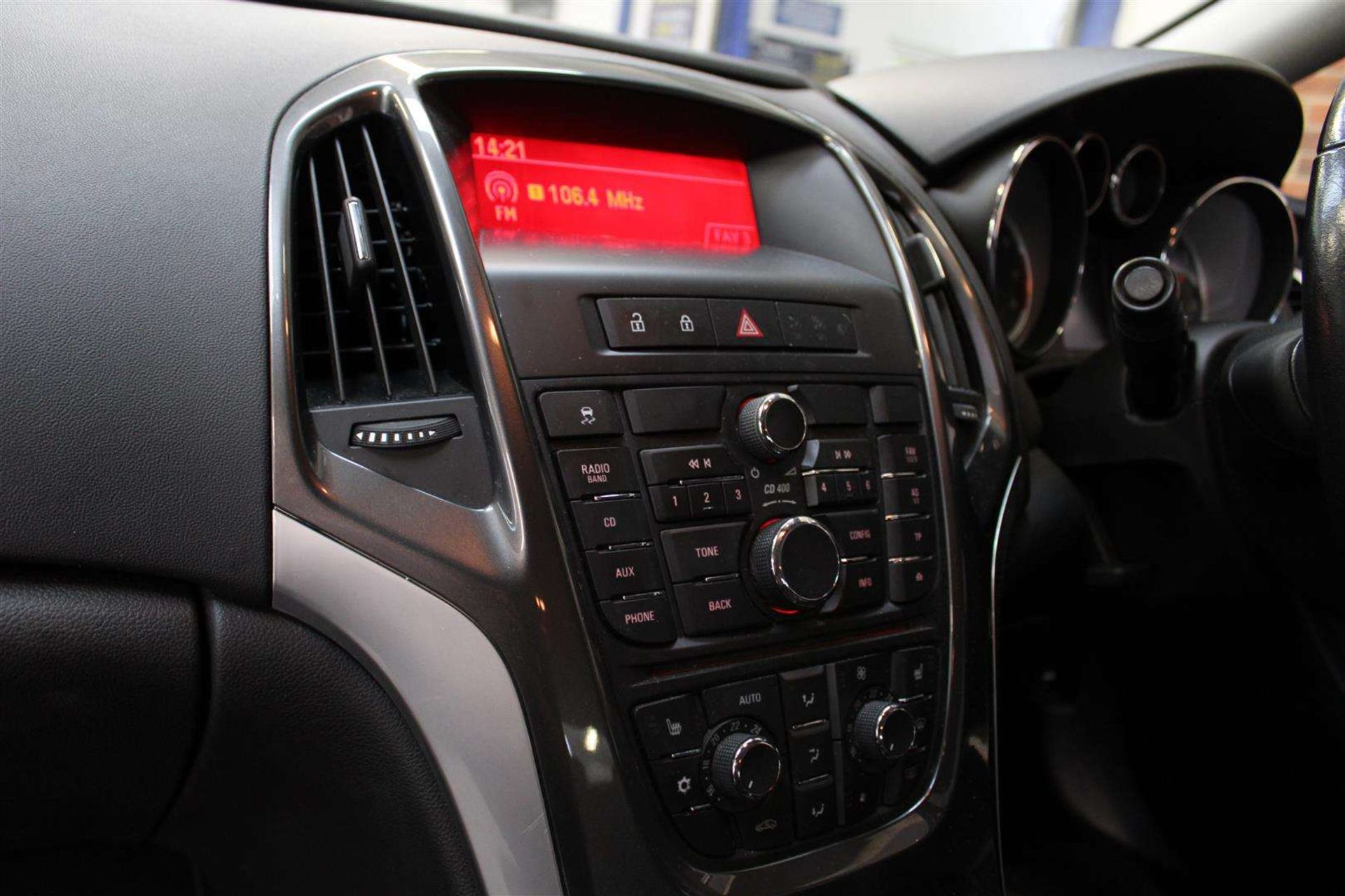 2012 VAUXHALL ASTRA ELITE - Image 19 of 25