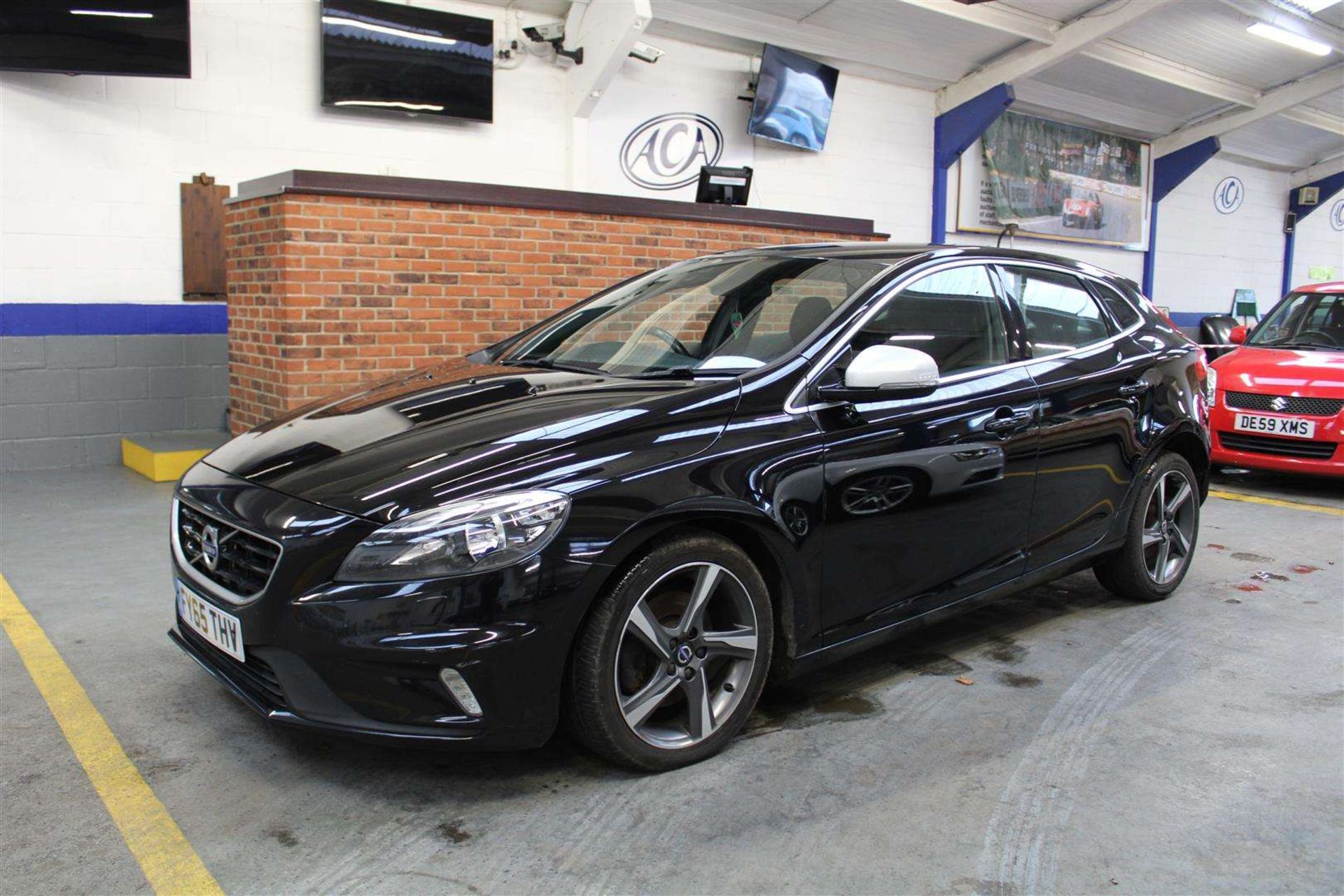 2015 VOLVO V40 R-DESIGN NAV D2