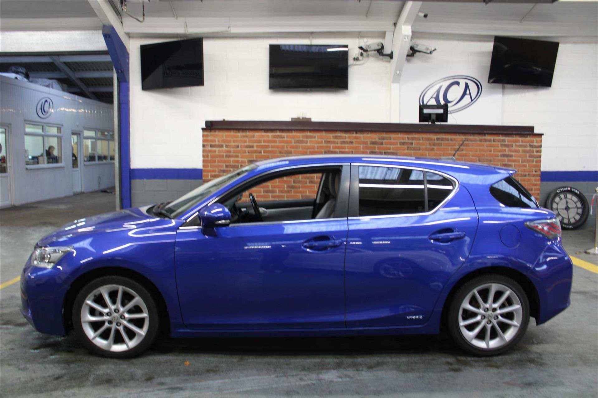 2011 LEXUS CT 200H SE-L CVT - Image 3 of 38