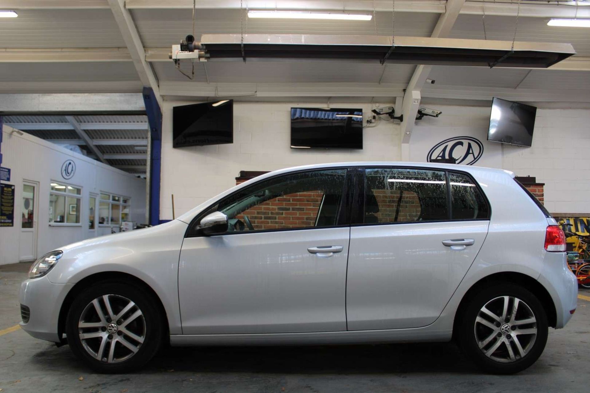 2010 VOLKSWAGEN GOLF SE BLUEMOTION TDI. - Image 2 of 27