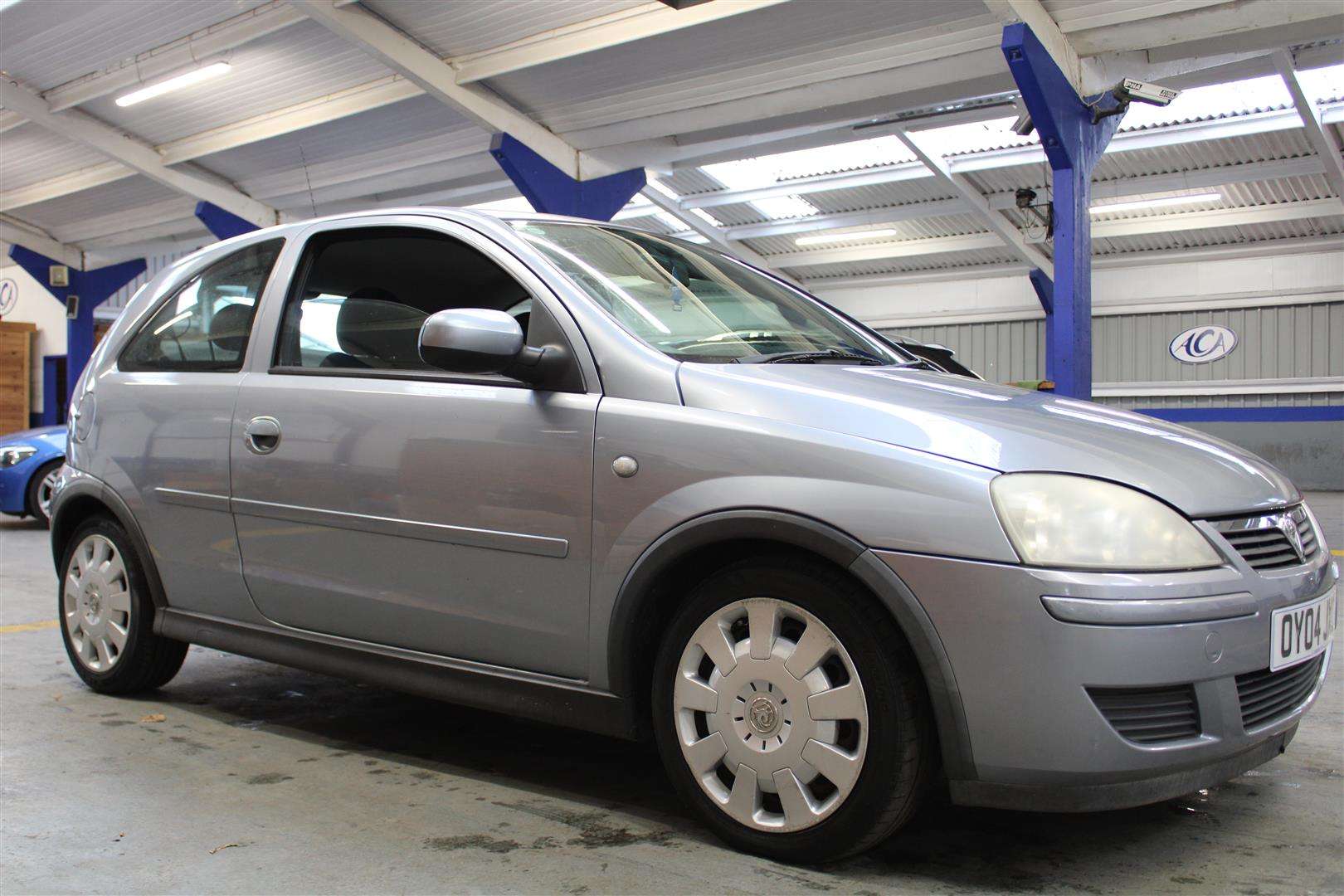 2004 VAUXHALL CORSA DESIGN 16V - Image 11 of 30