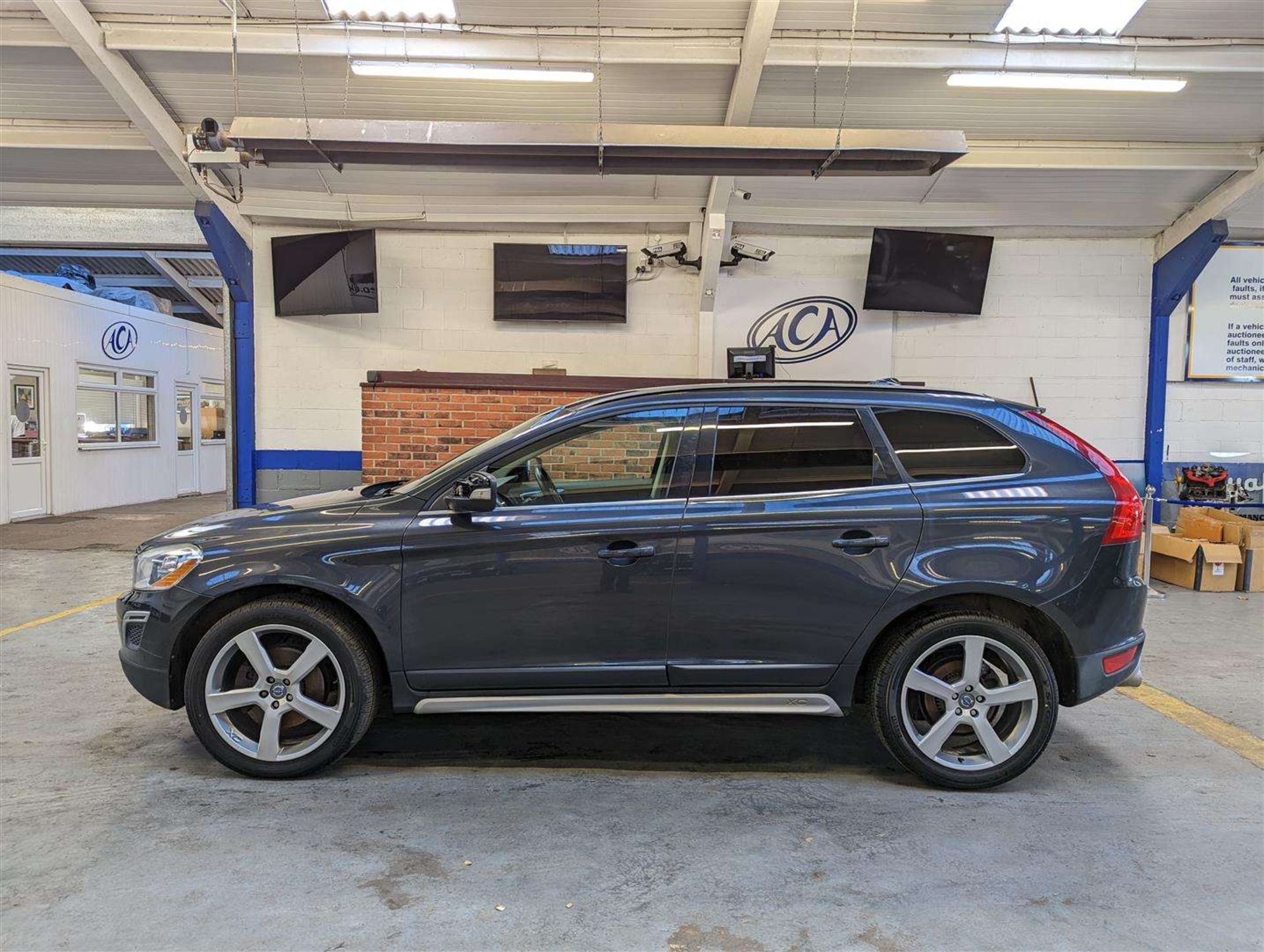 2012 VOLVO XC60 R-DESIGN D5 AWD AUTO - Image 2 of 30