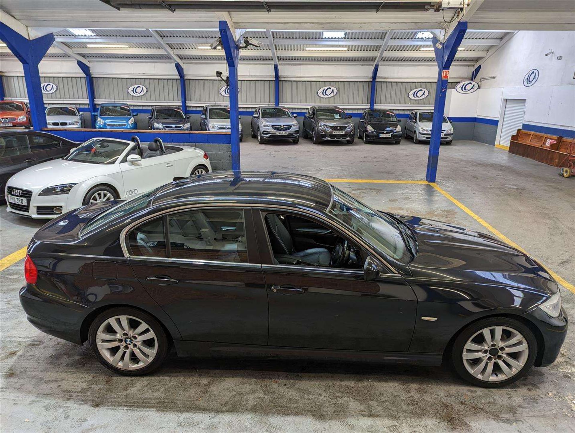 2011 BMW 320I EXCLUSIVE EDITION - Image 22 of 23