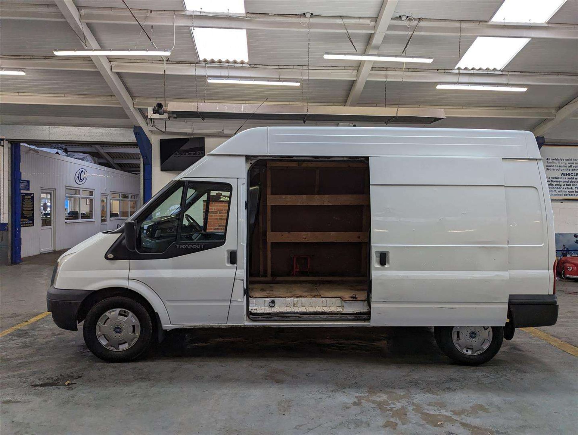 2012 FORD TRANSIT 125 T350 RWD - Image 3 of 22