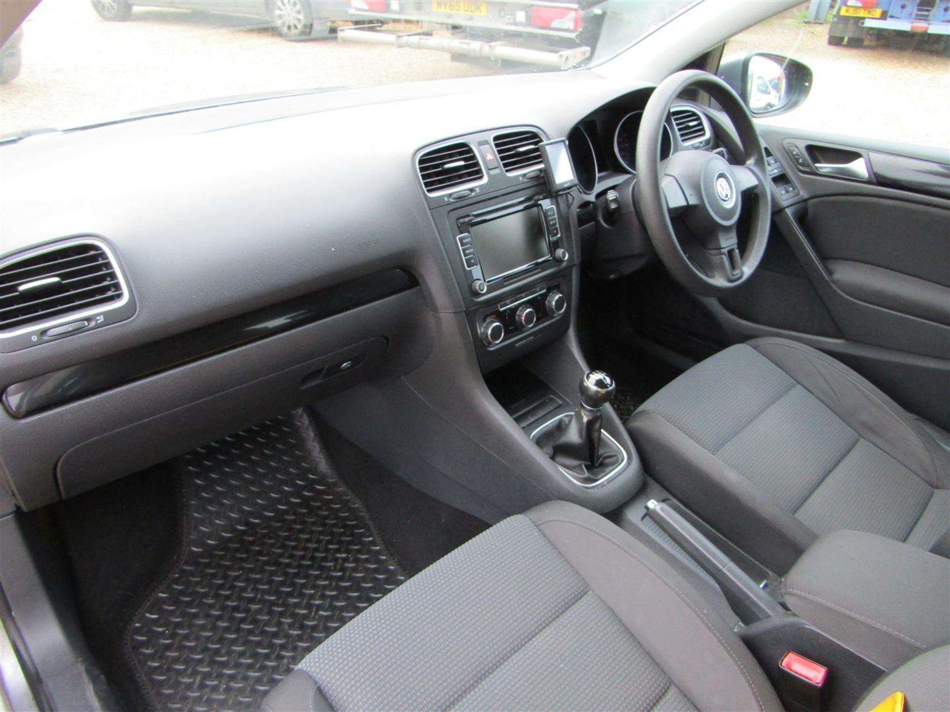 2009 VOLKSWAGEN GOLF SE TDI - Image 14 of 18