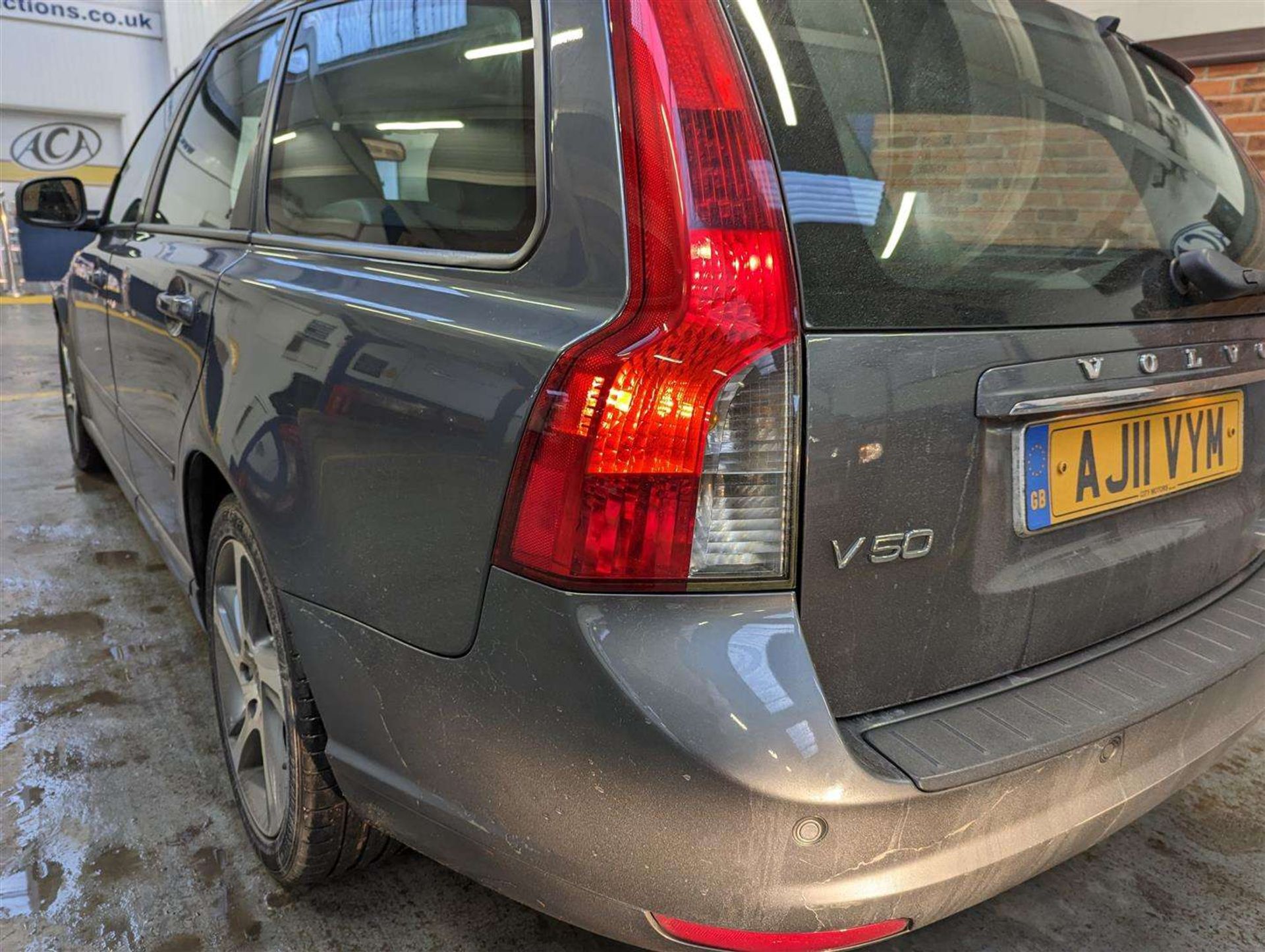 2011 VOLVO V50 SE LUX EDITION DRIVE - Image 16 of 21
