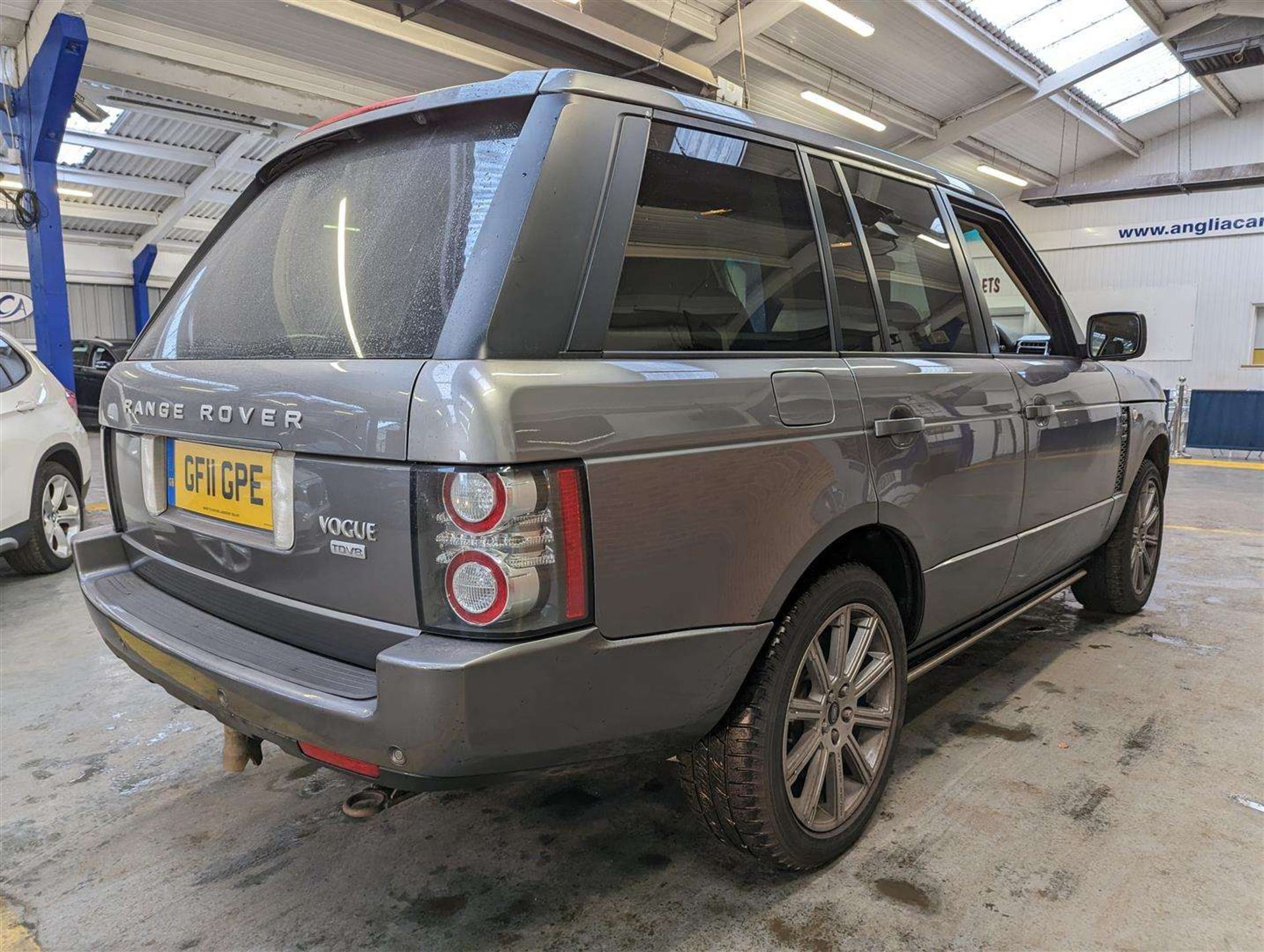 2011 LAND ROVER RANGE ROVER VOGUE TDV8 AUTO - Image 9 of 30